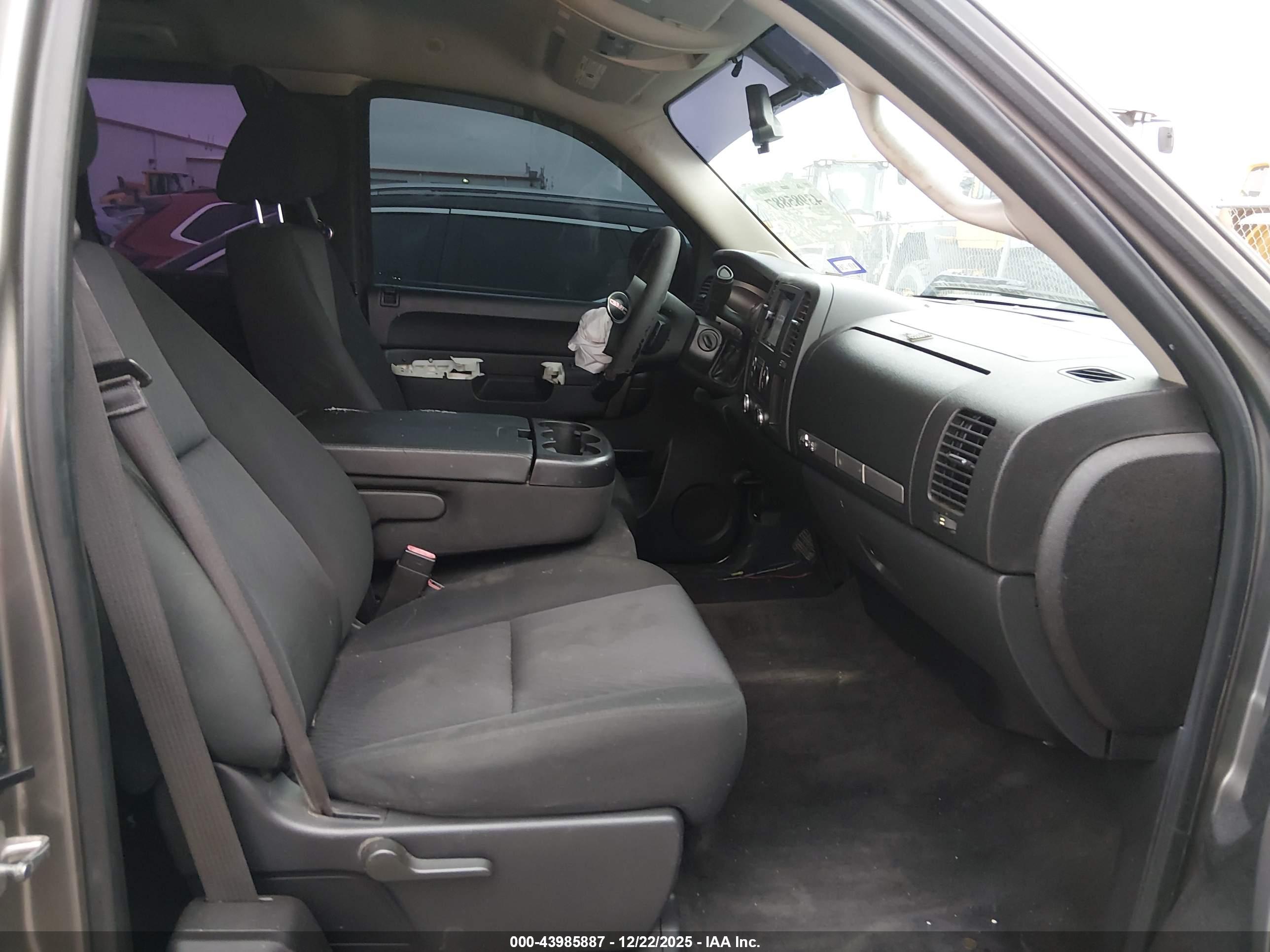 GMC SIERRA image 5