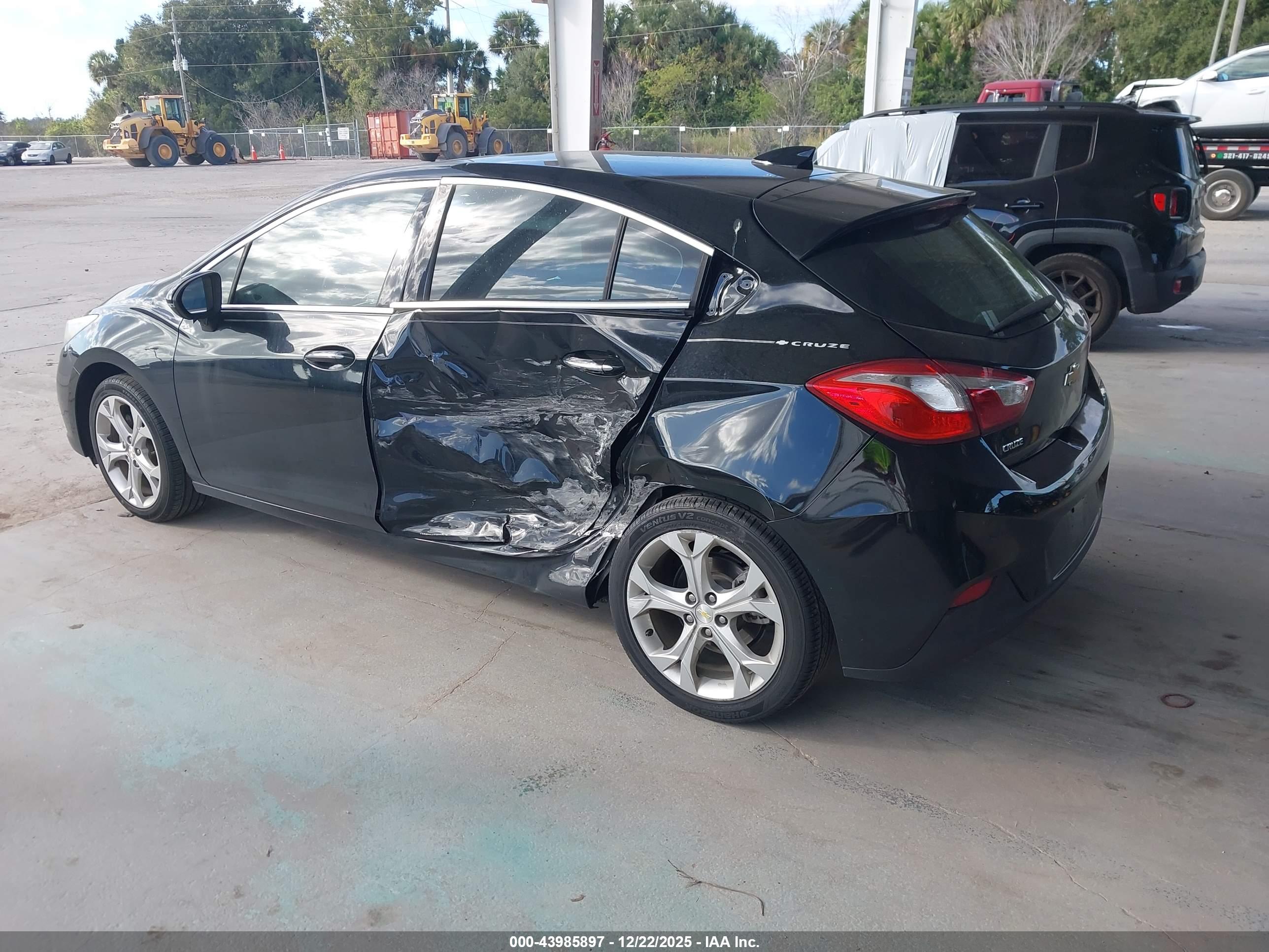 CHEVROLET CRUZE image 3