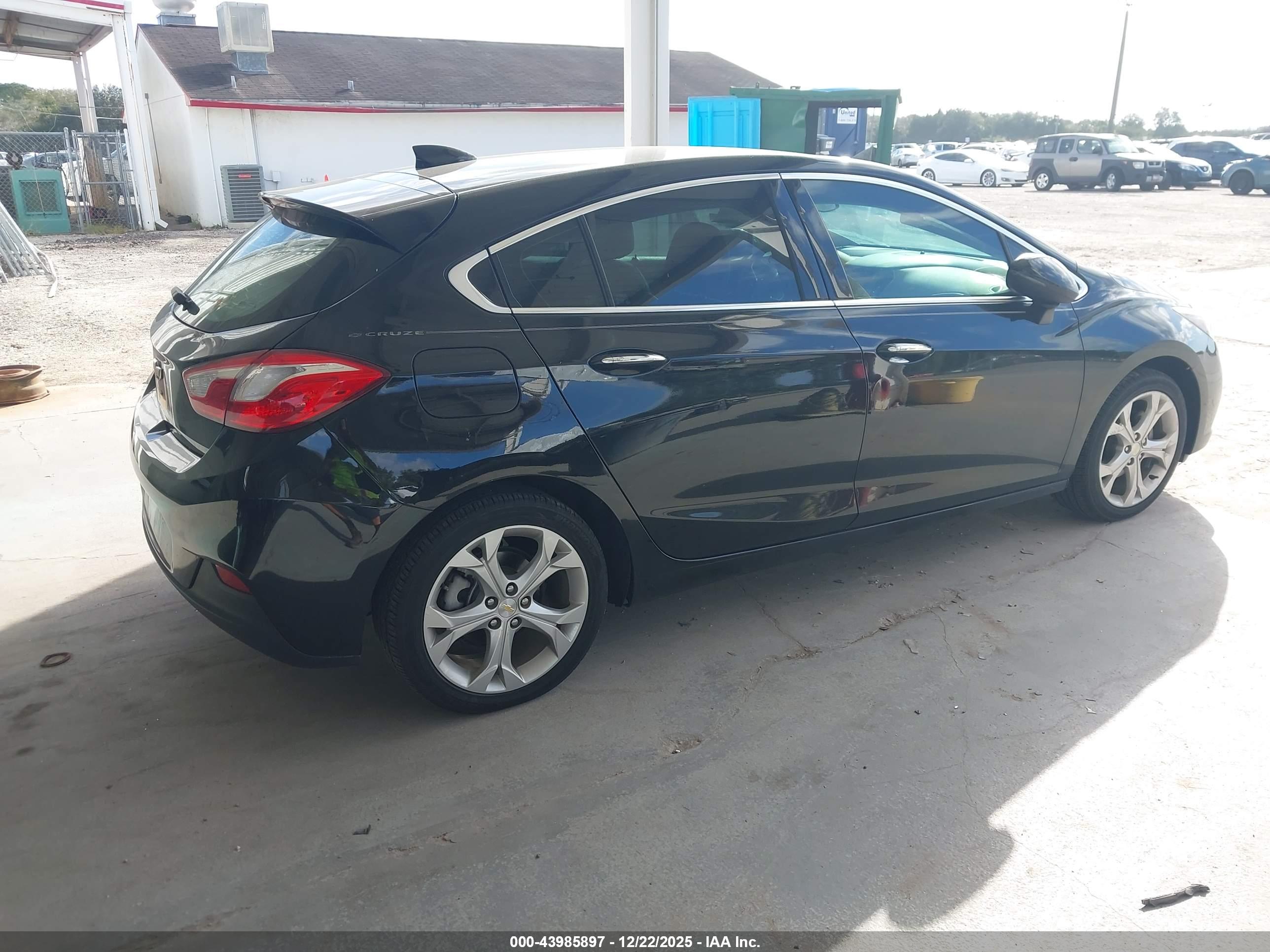 CHEVROLET CRUZE image 4