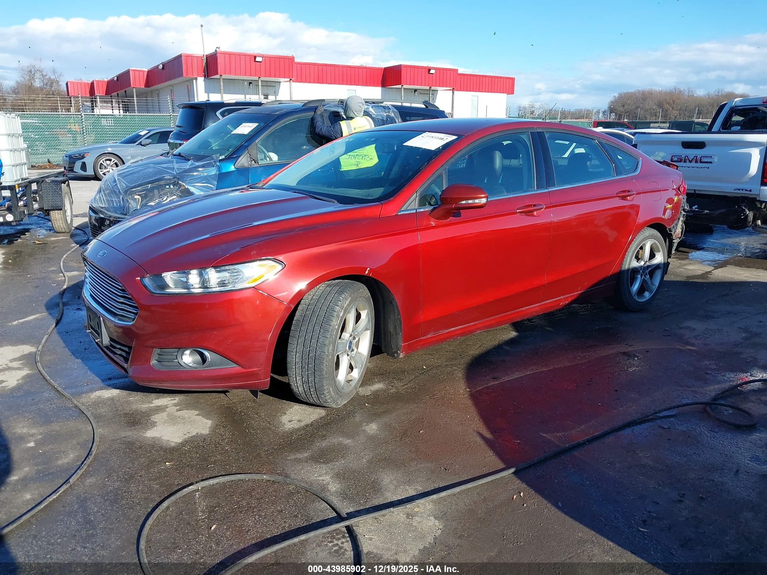 FORD FUSION image 2