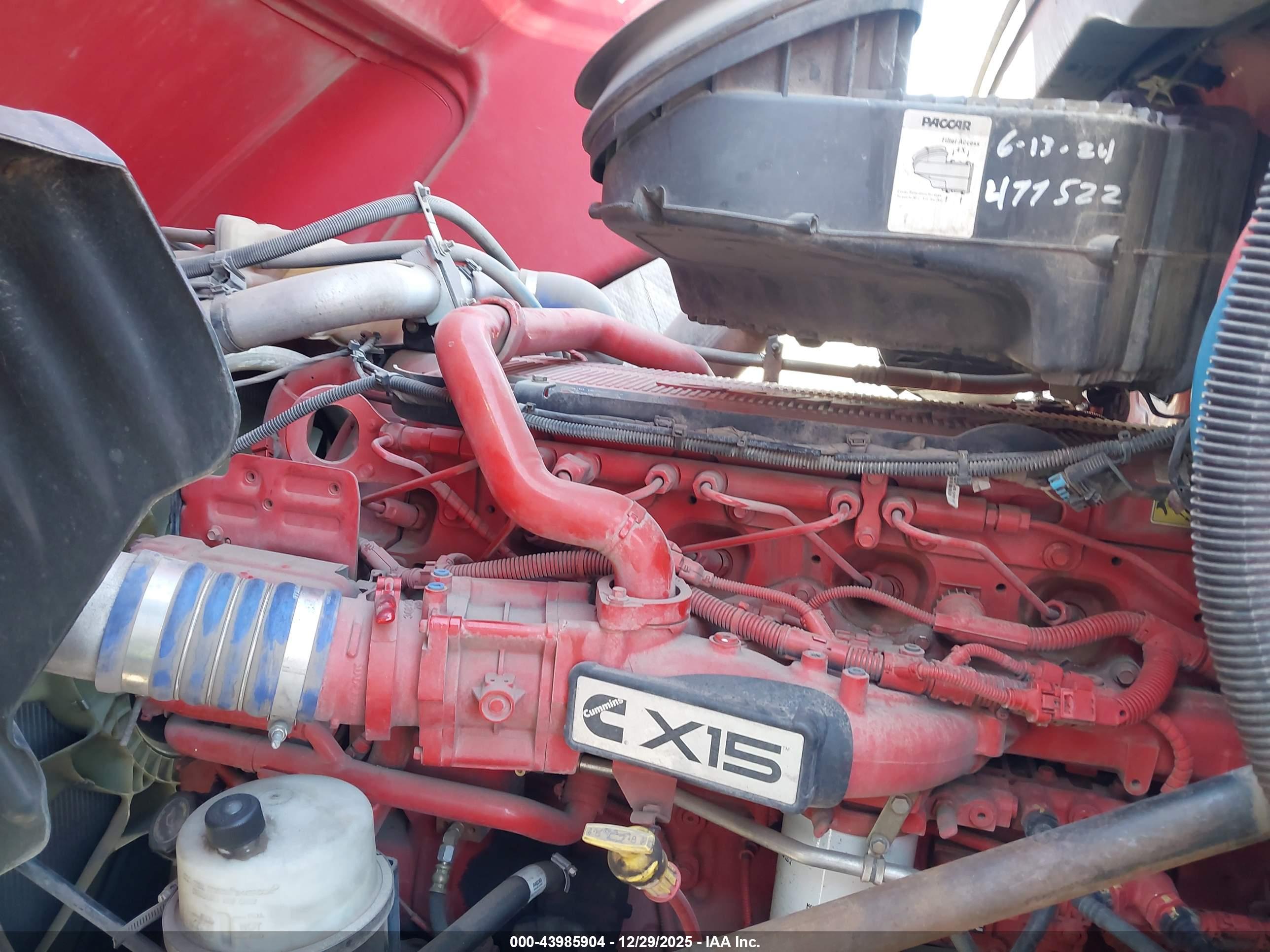 PETERBILT 579 image 10
