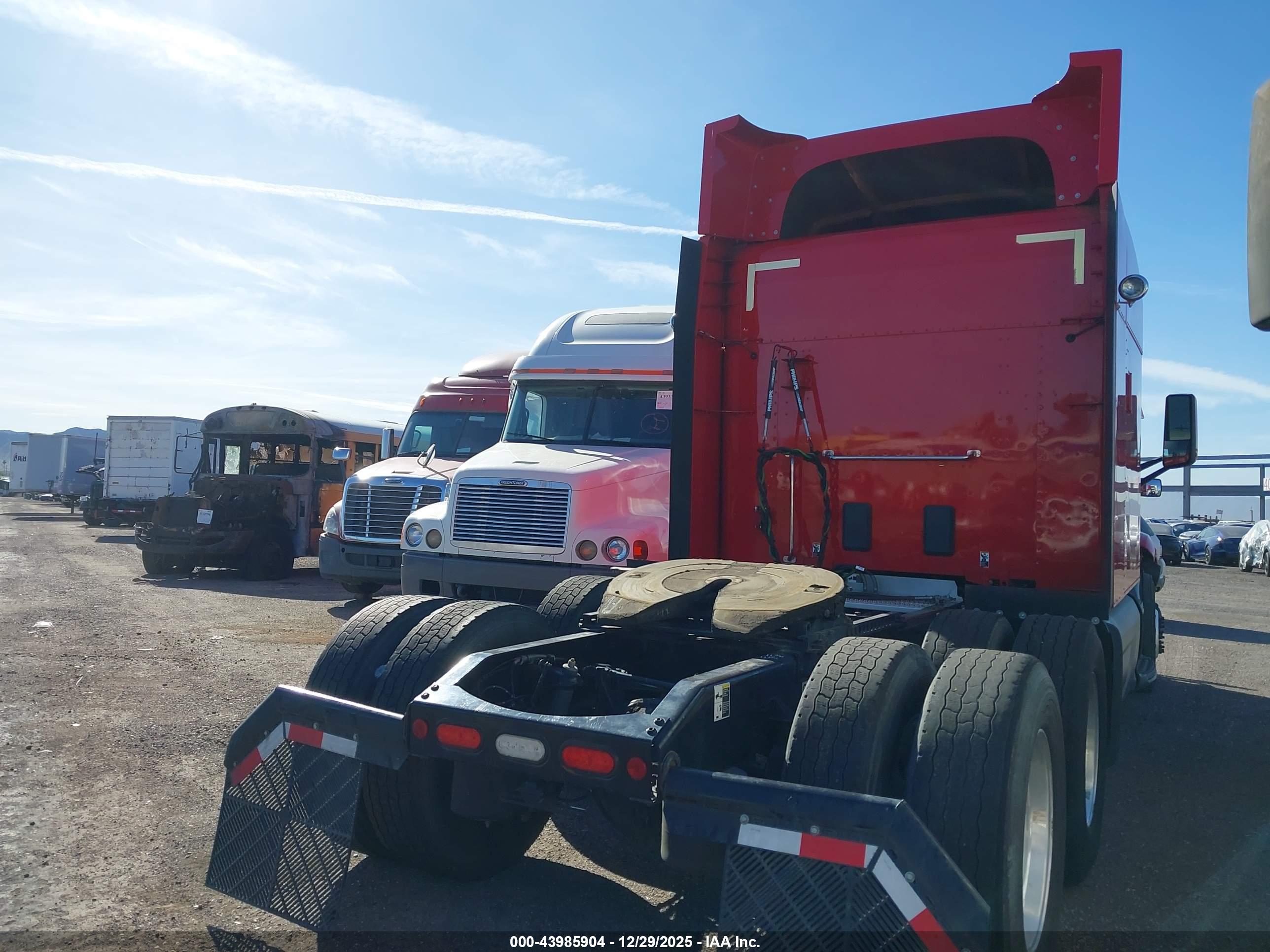 PETERBILT 579 image 4