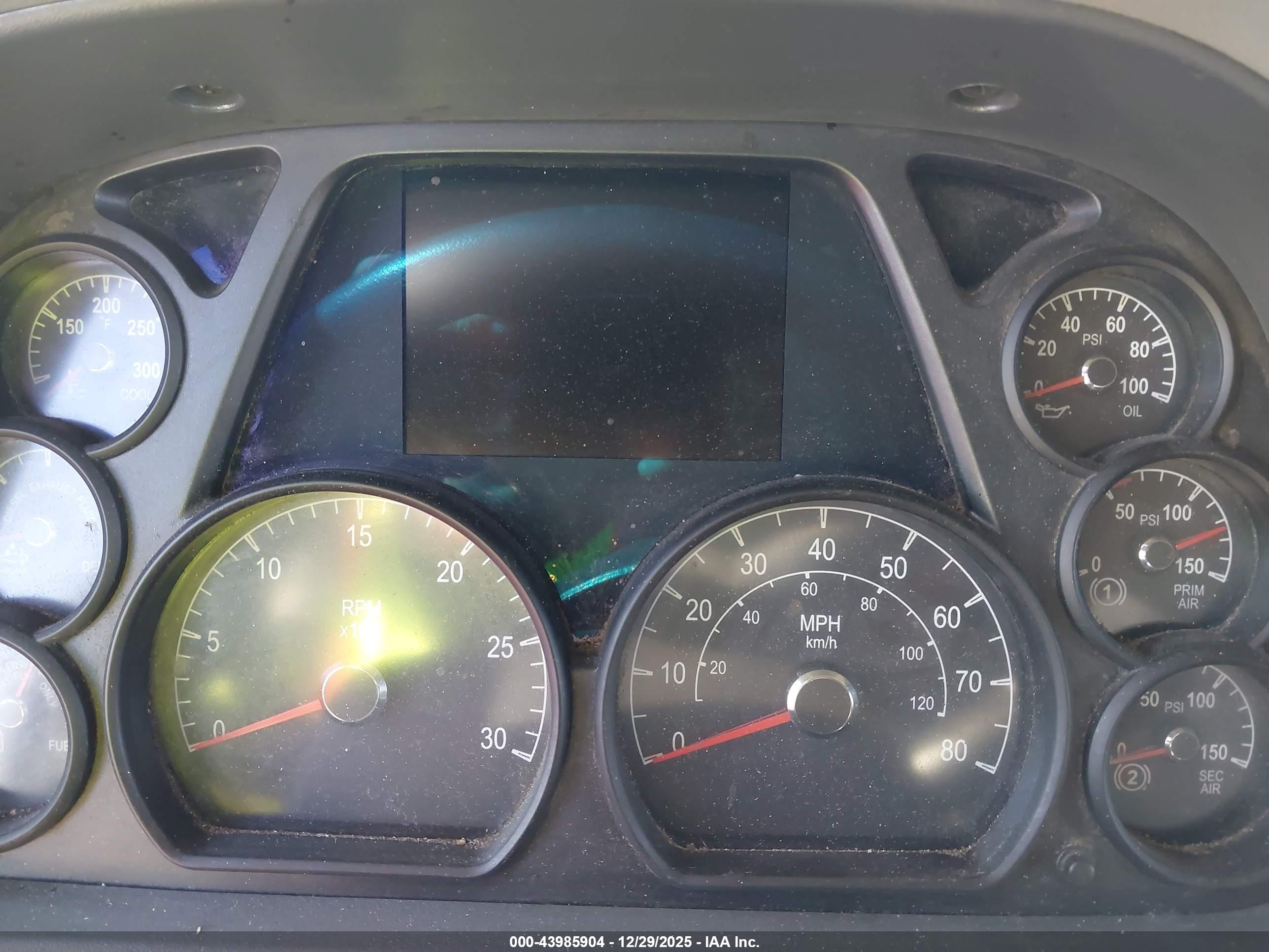 PETERBILT 579 image 6