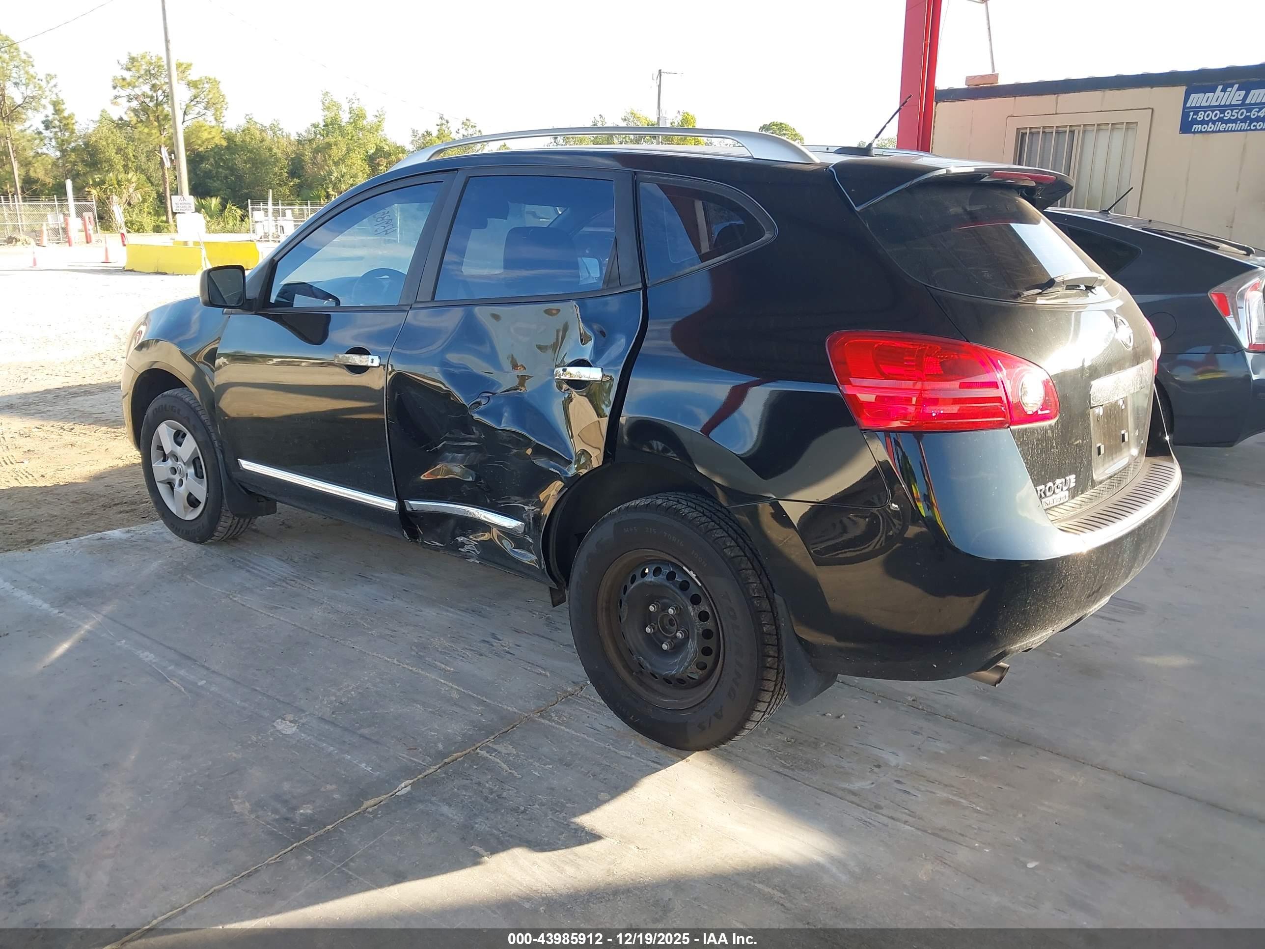 NISSAN ROGUE image 3