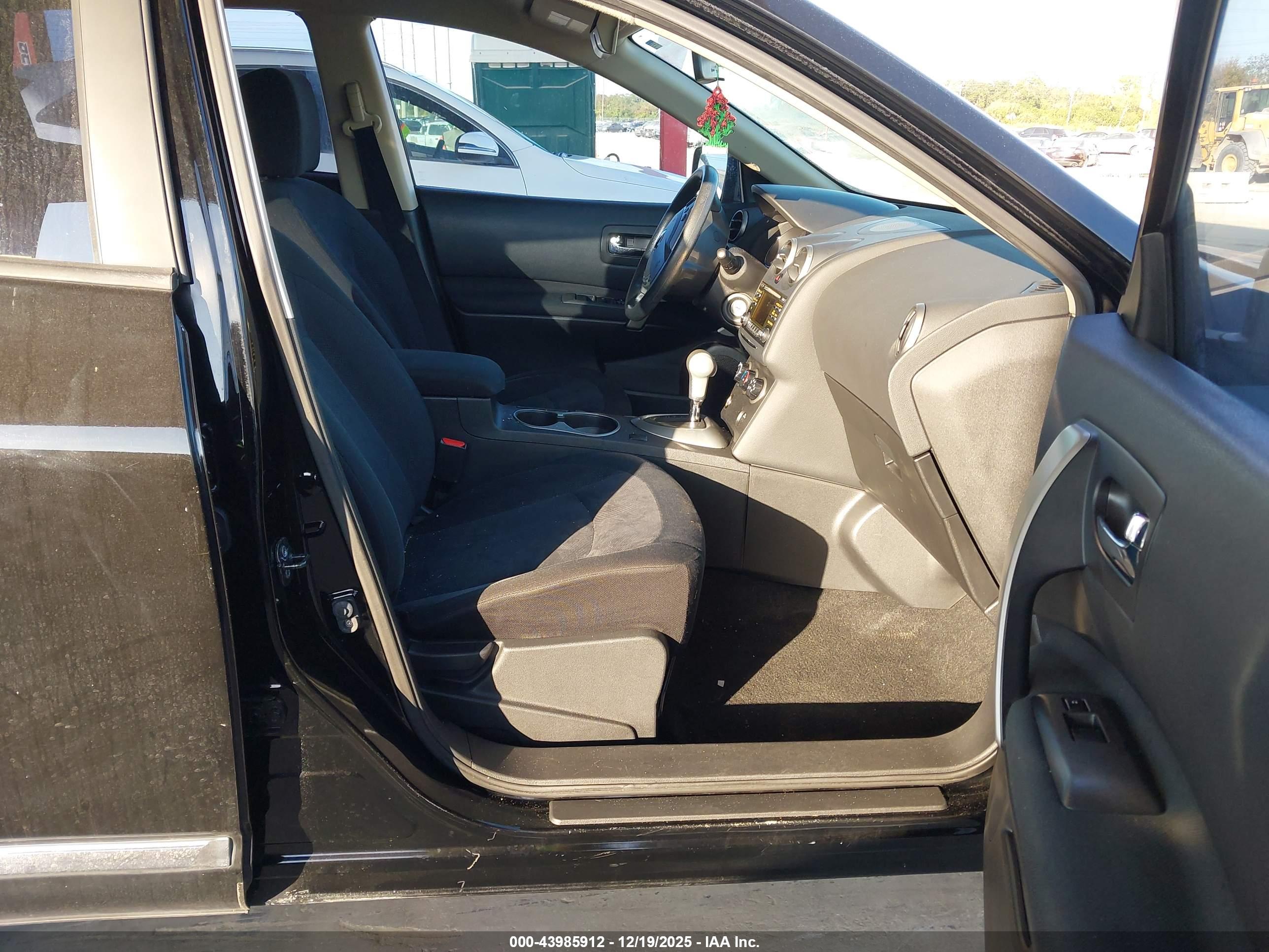 NISSAN ROGUE image 5