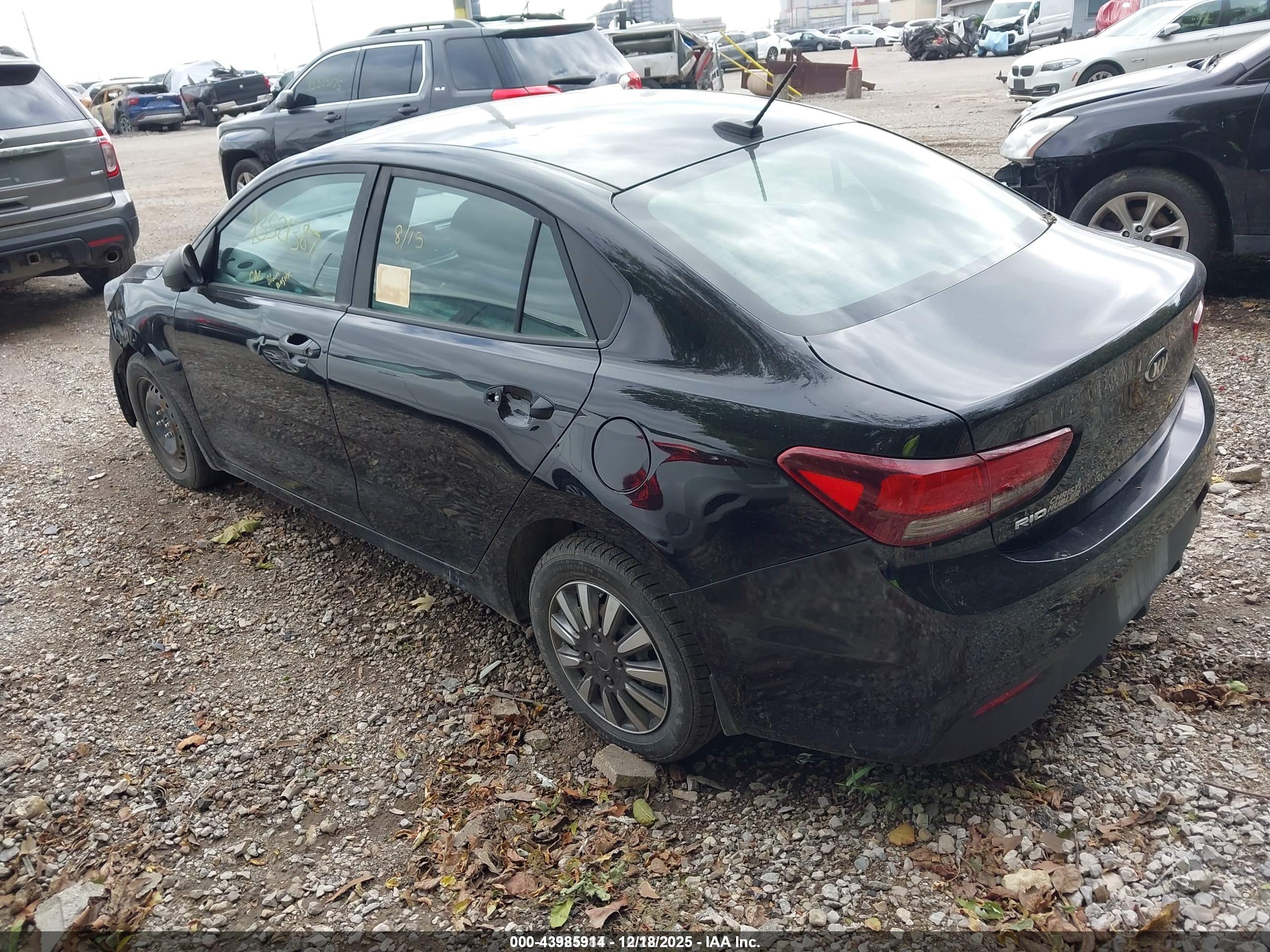 KIA RIO image 3