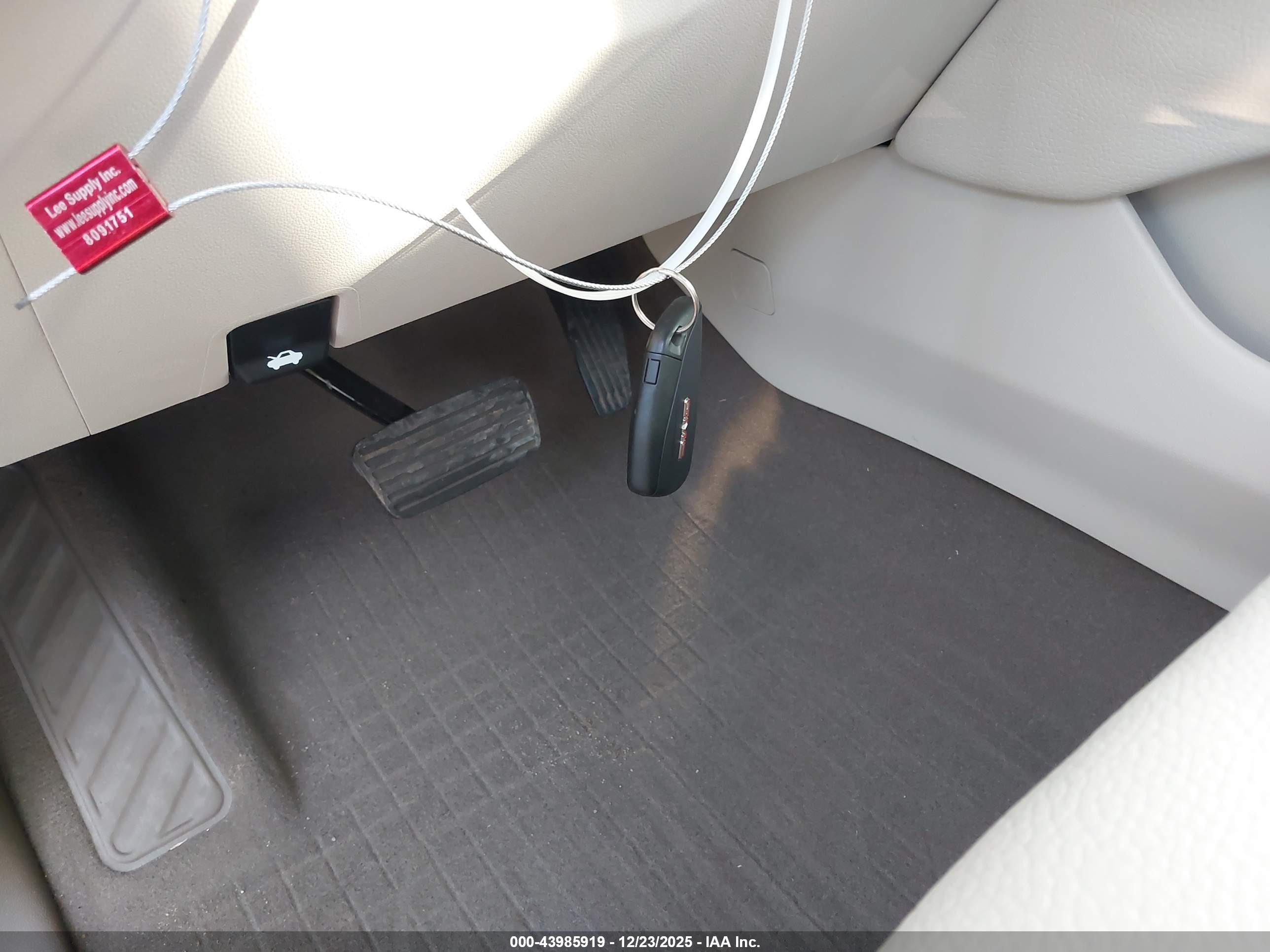 GMC YUKON image 11