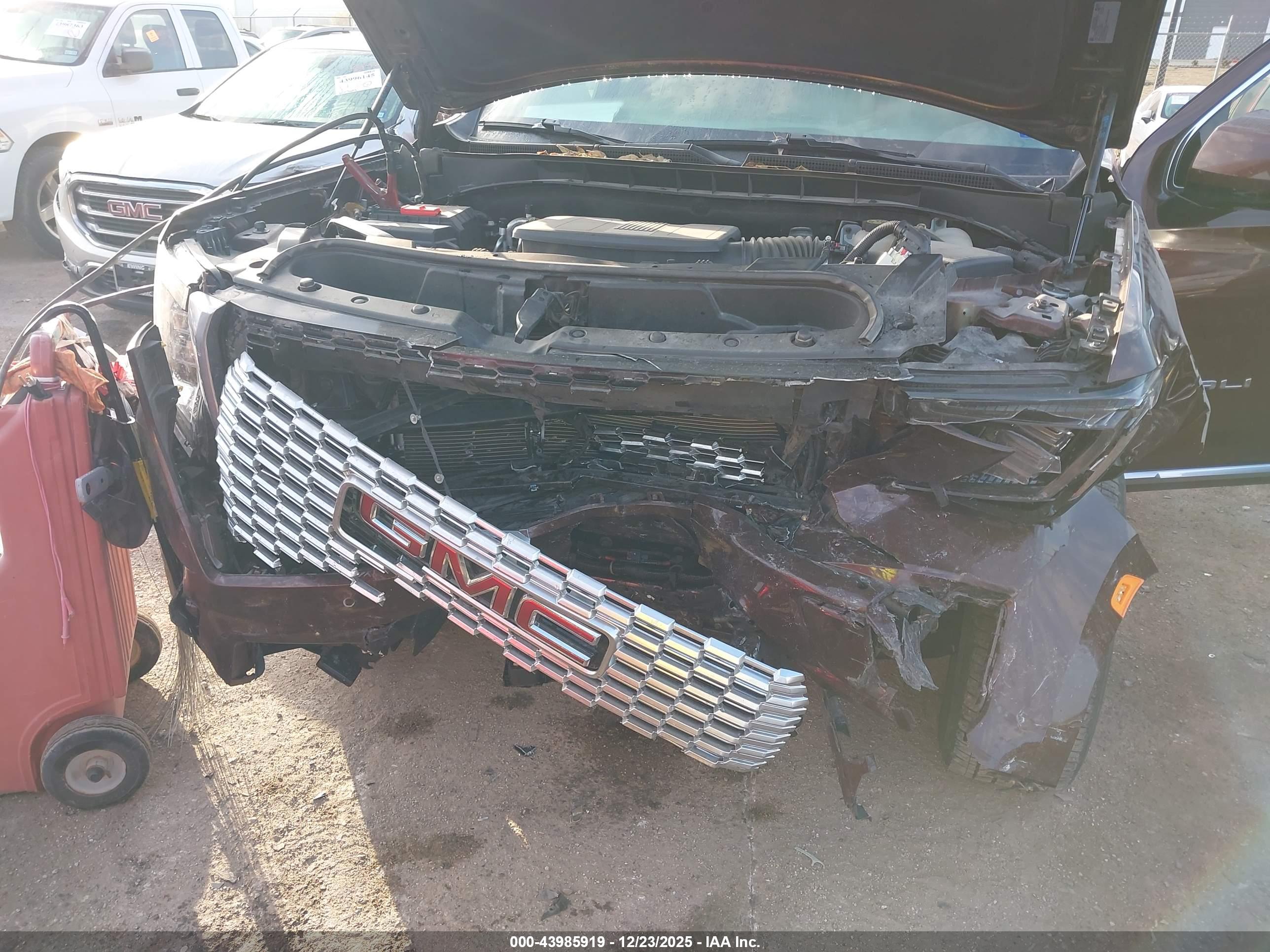 GMC YUKON image 6
