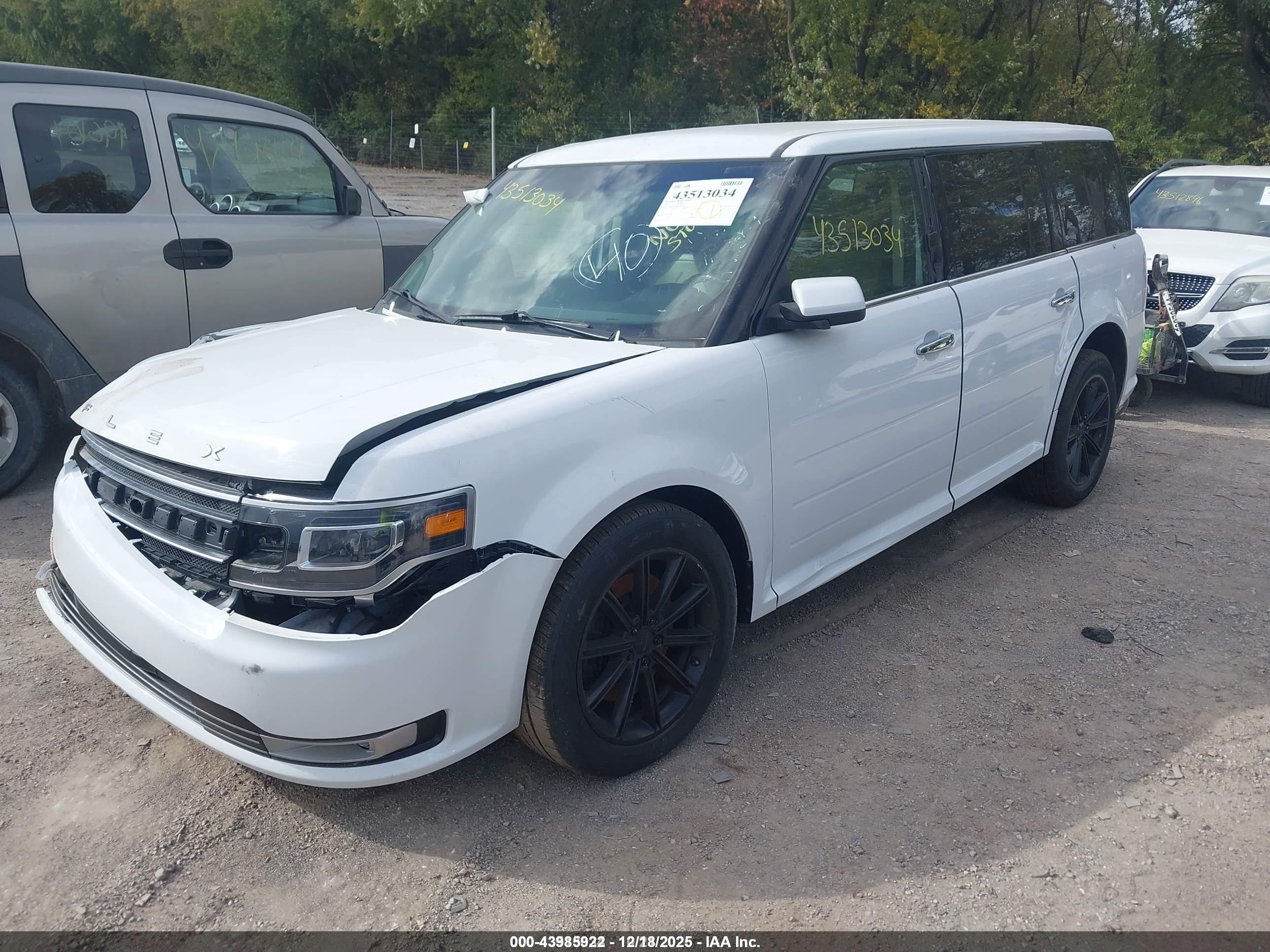FORD FLEX image 2