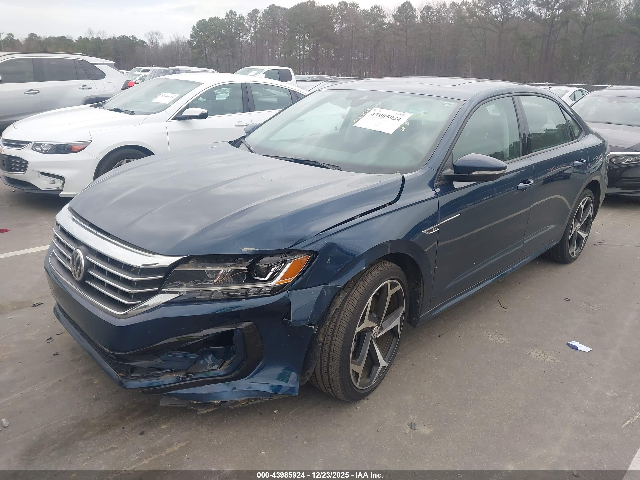 VOLKSWAGEN PASSAT image 2