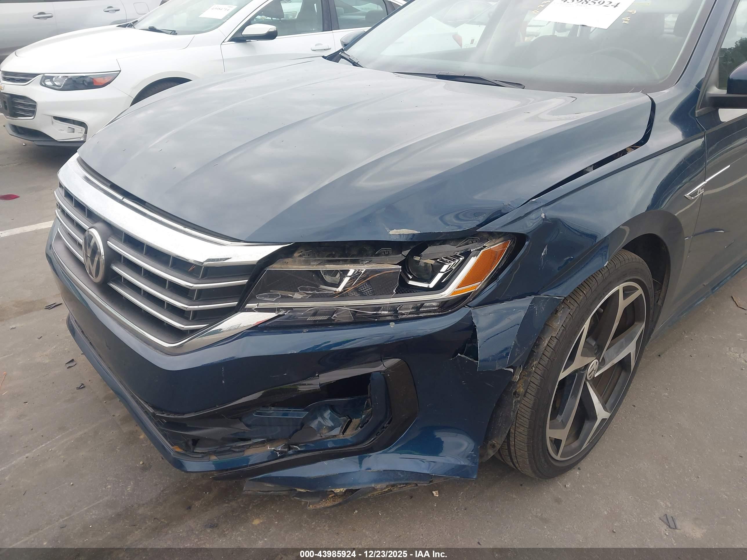 VOLKSWAGEN PASSAT image 6