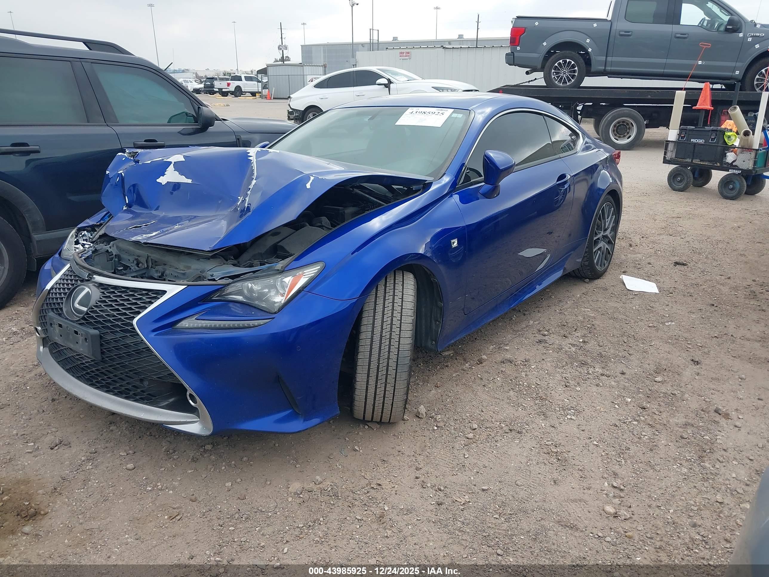 LEXUS RC image 2