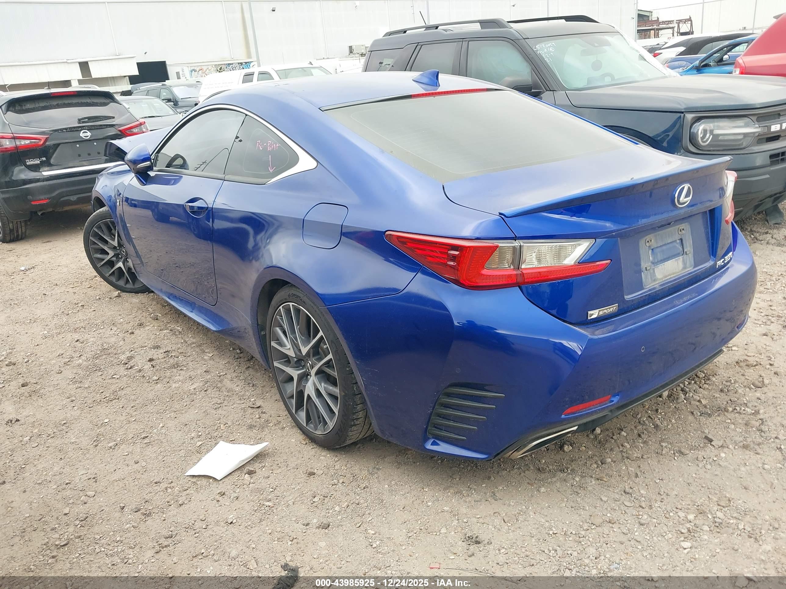 LEXUS RC image 3