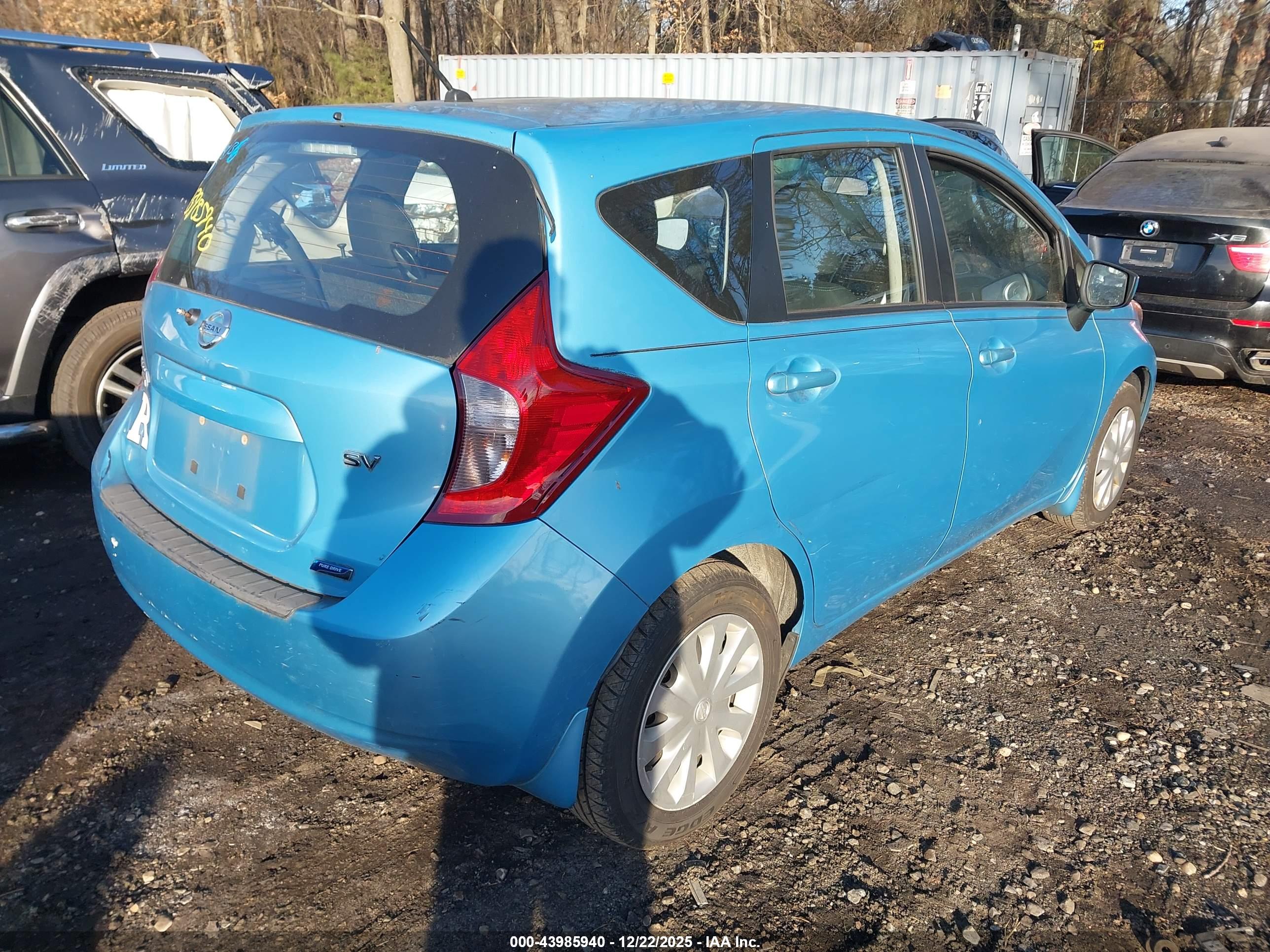 NISSAN VERSA image 4