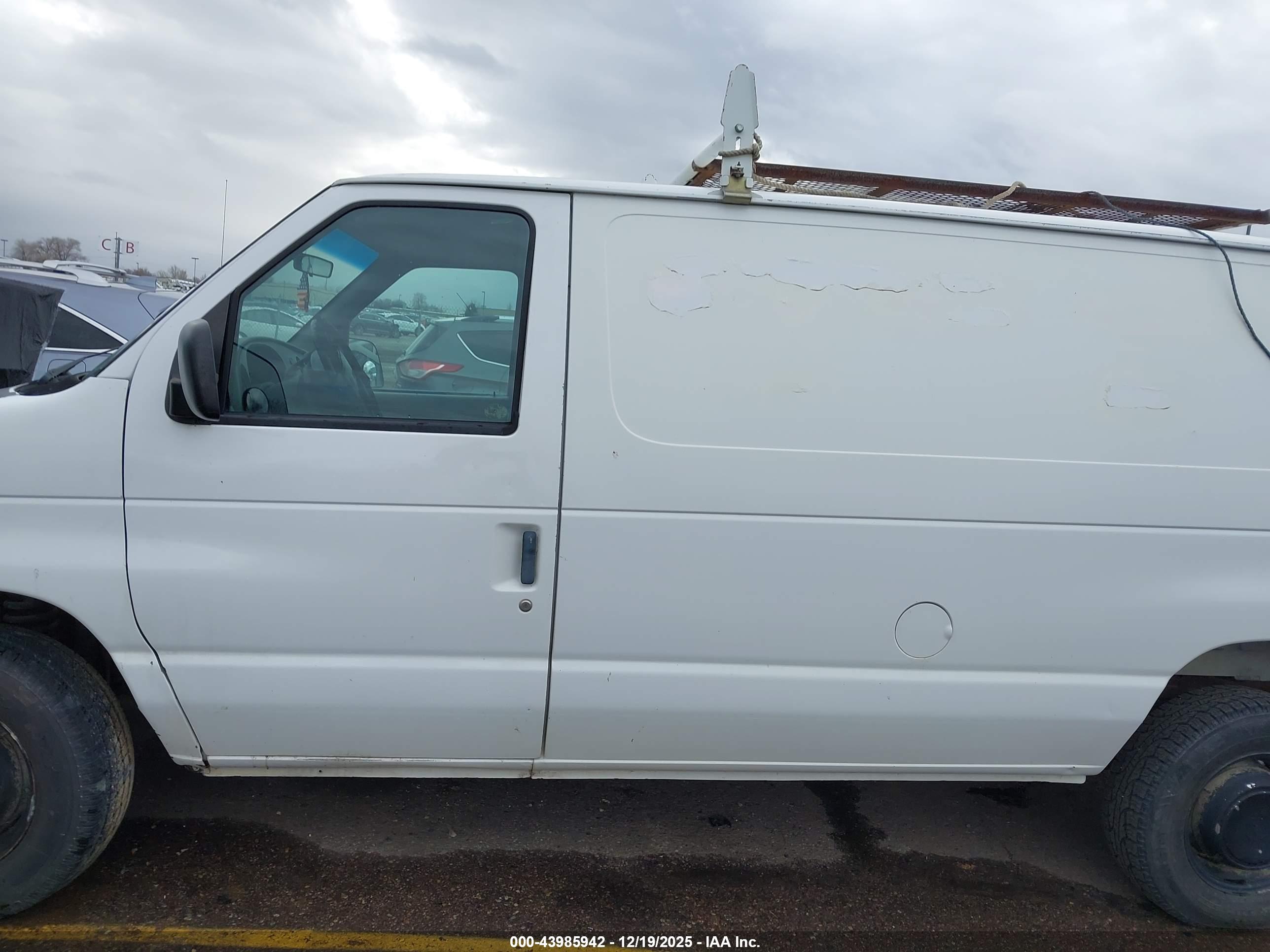 FORD E-250 image 6