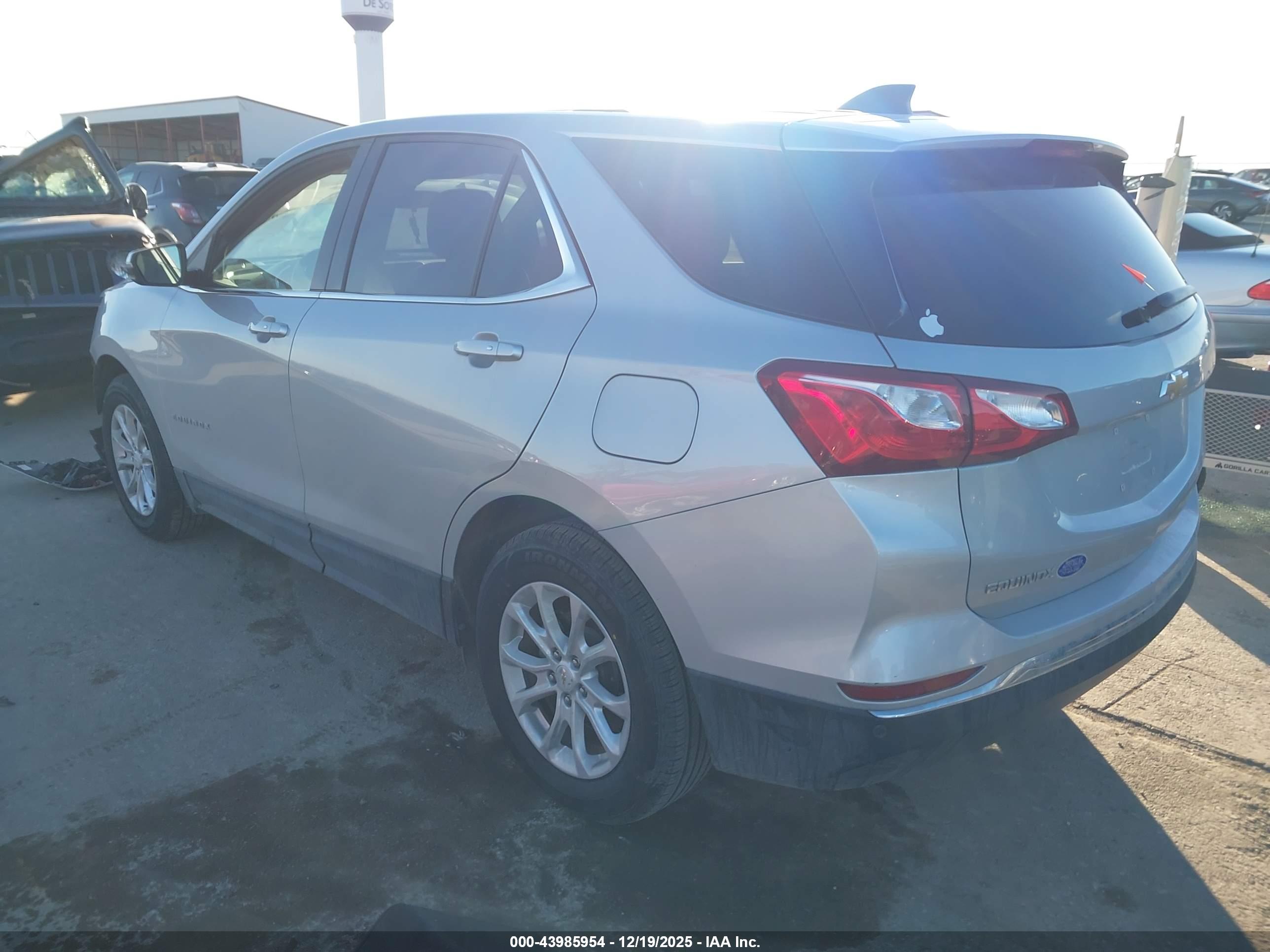 CHEVROLET EQUINOX image 3