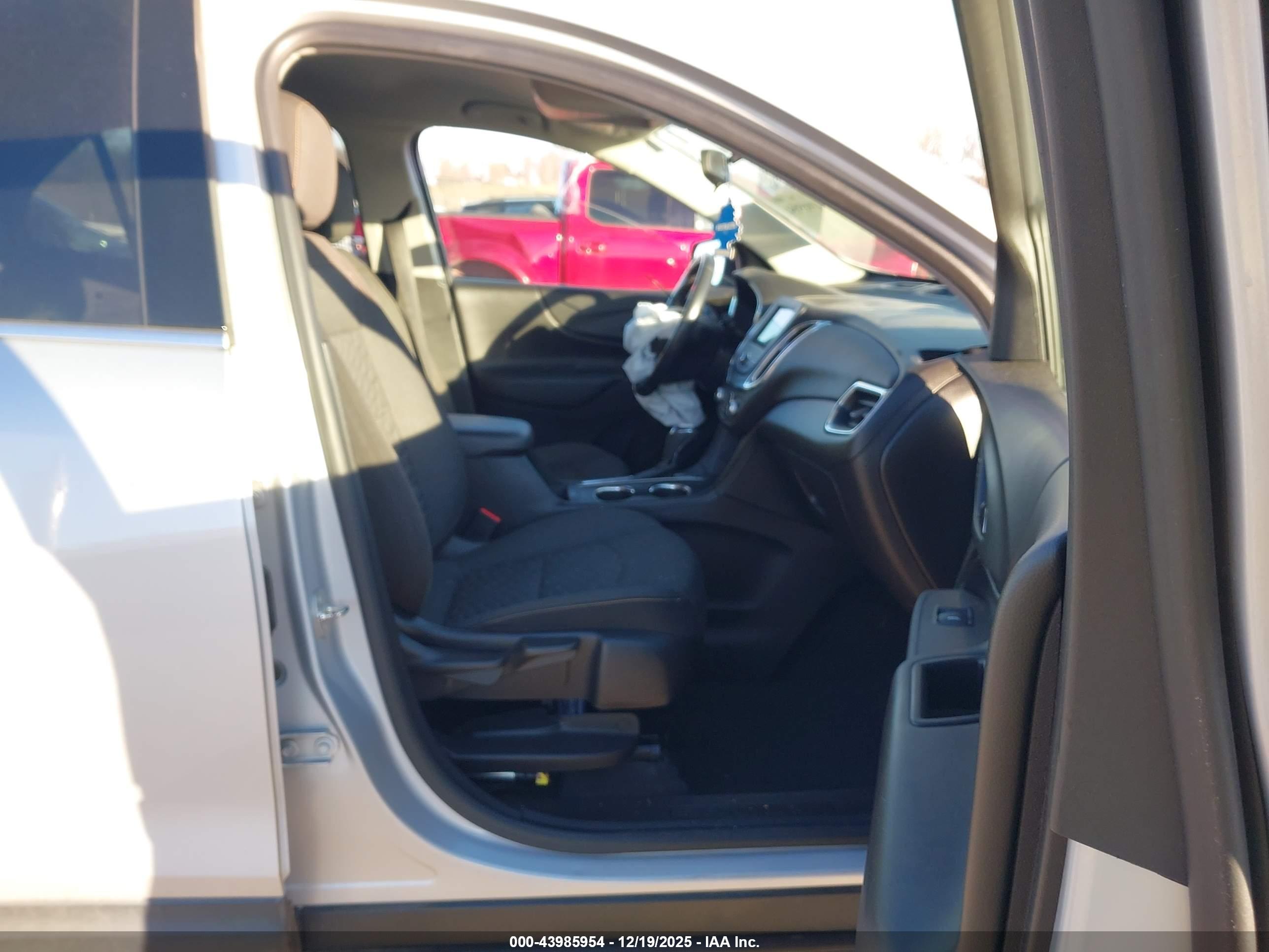 CHEVROLET EQUINOX image 5