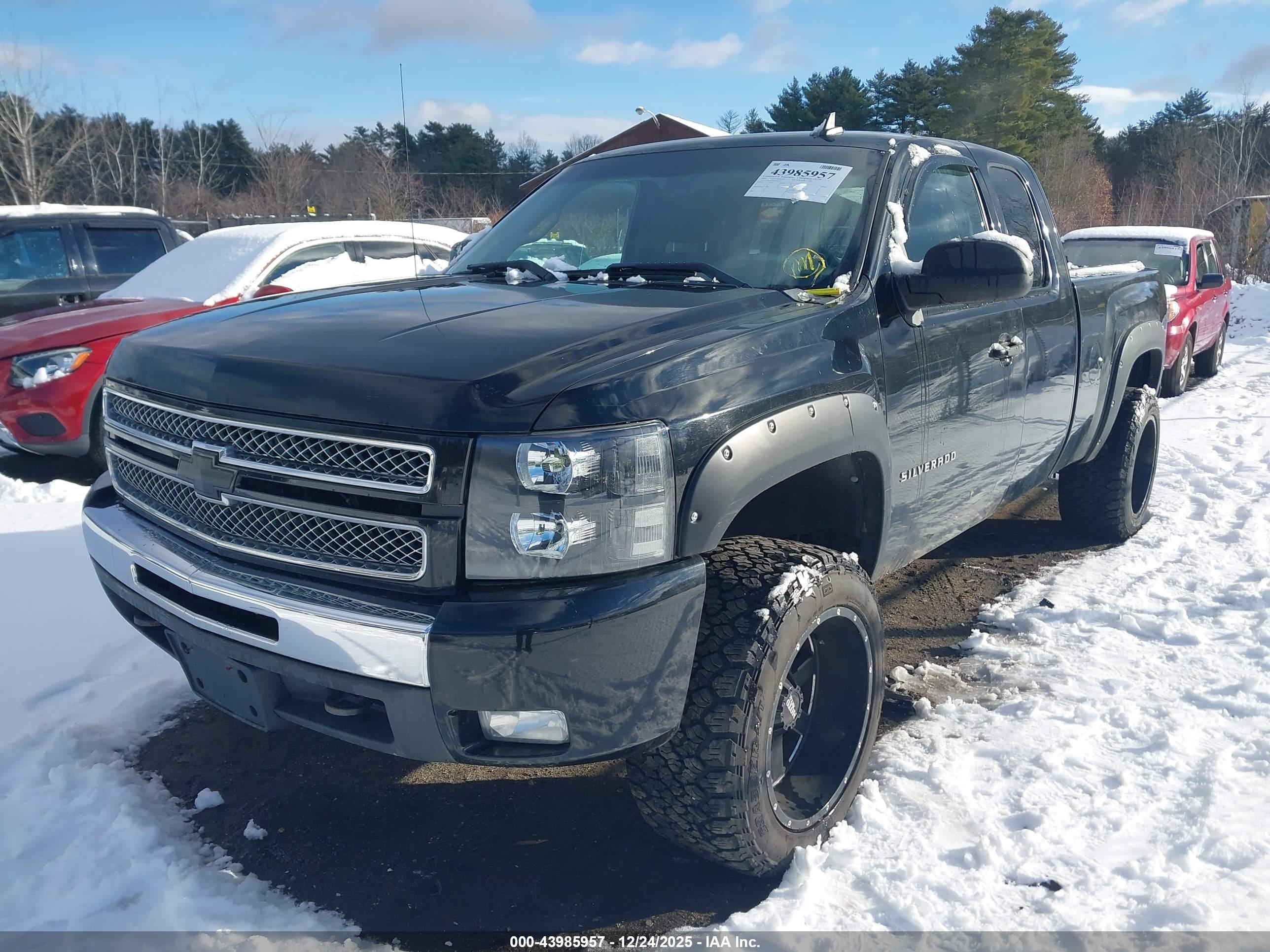 CHEVROLET SILVERADO image 2