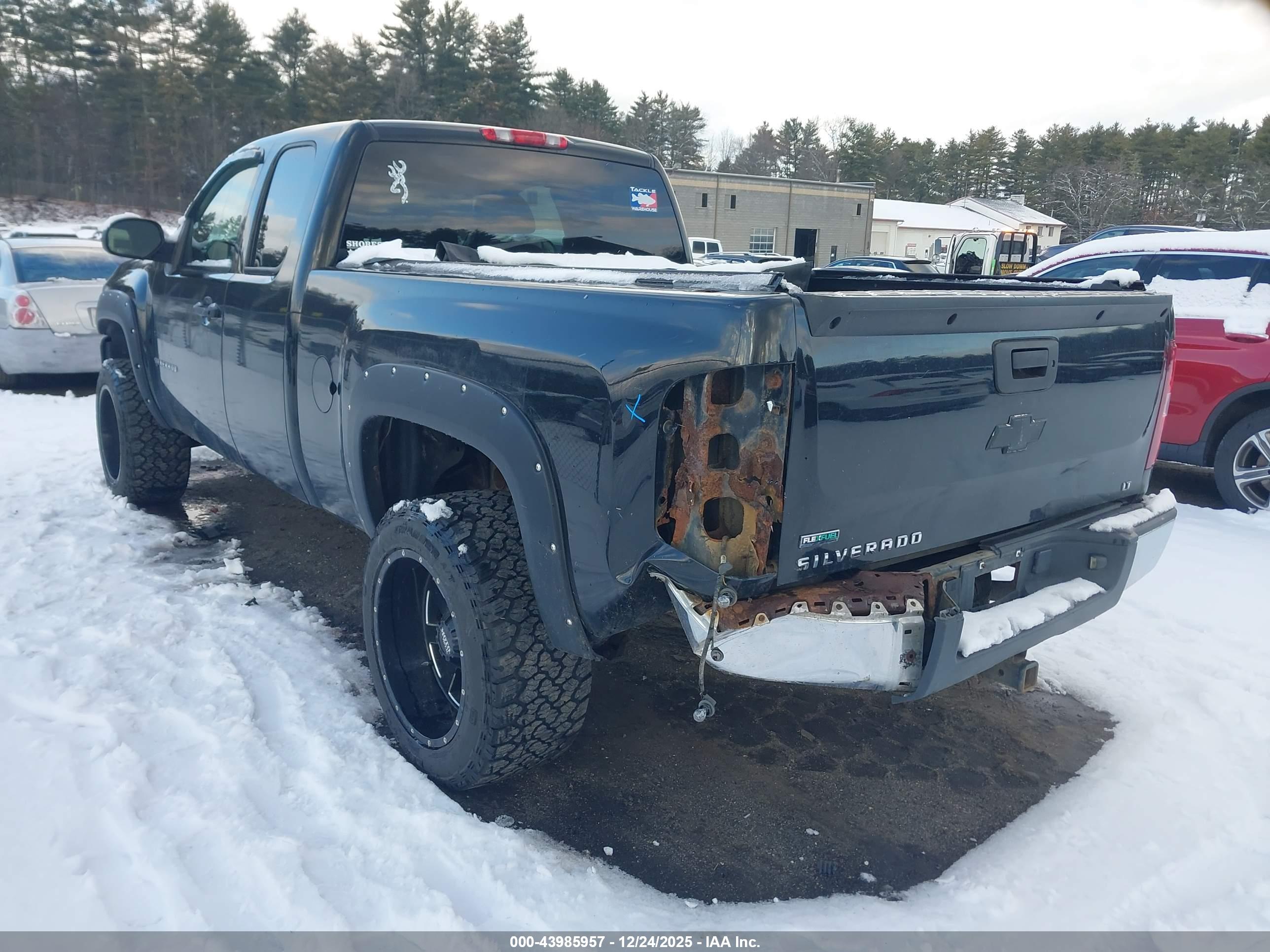 CHEVROLET SILVERADO image 3