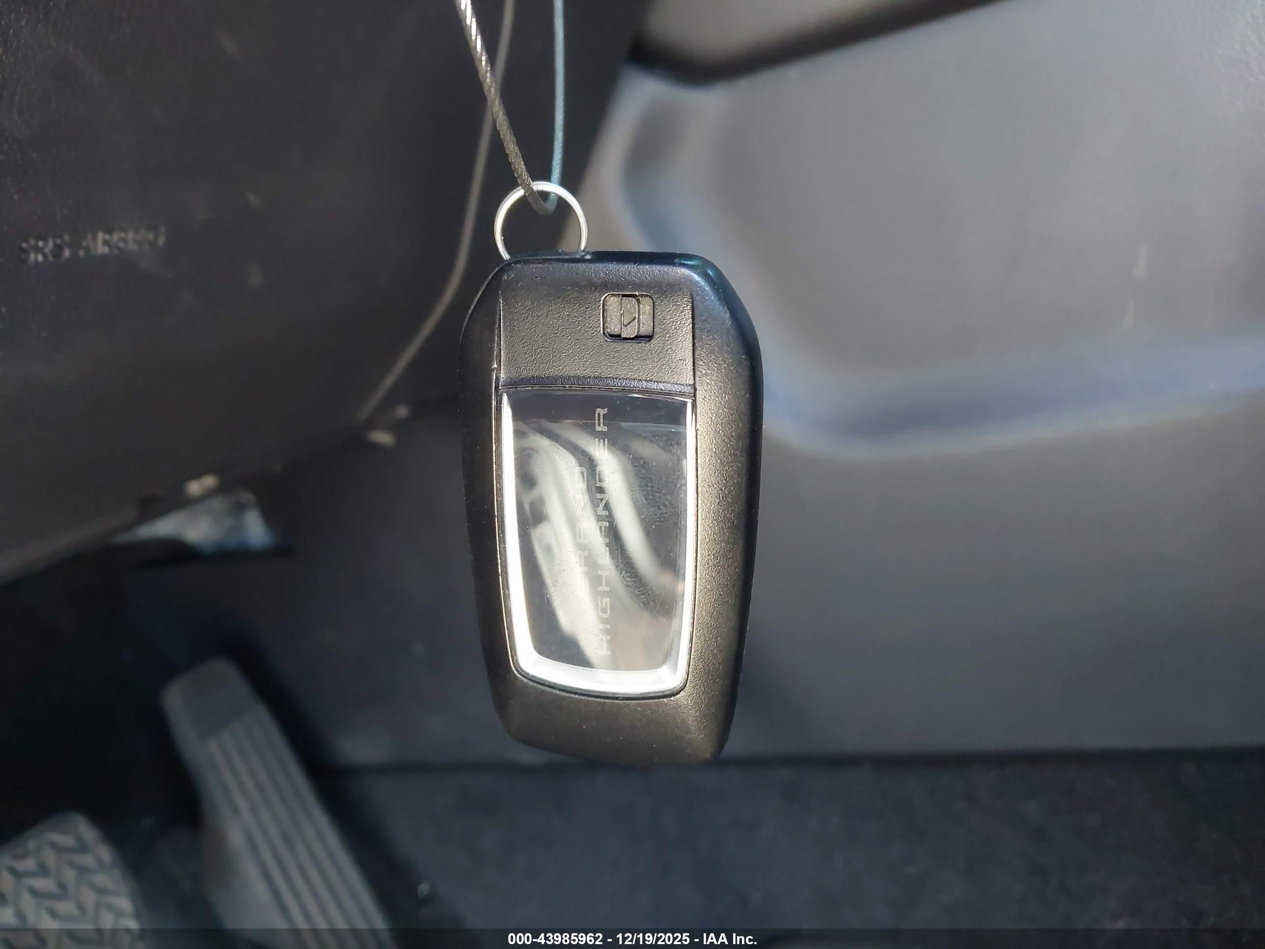 TOYOTA GRAND image 11