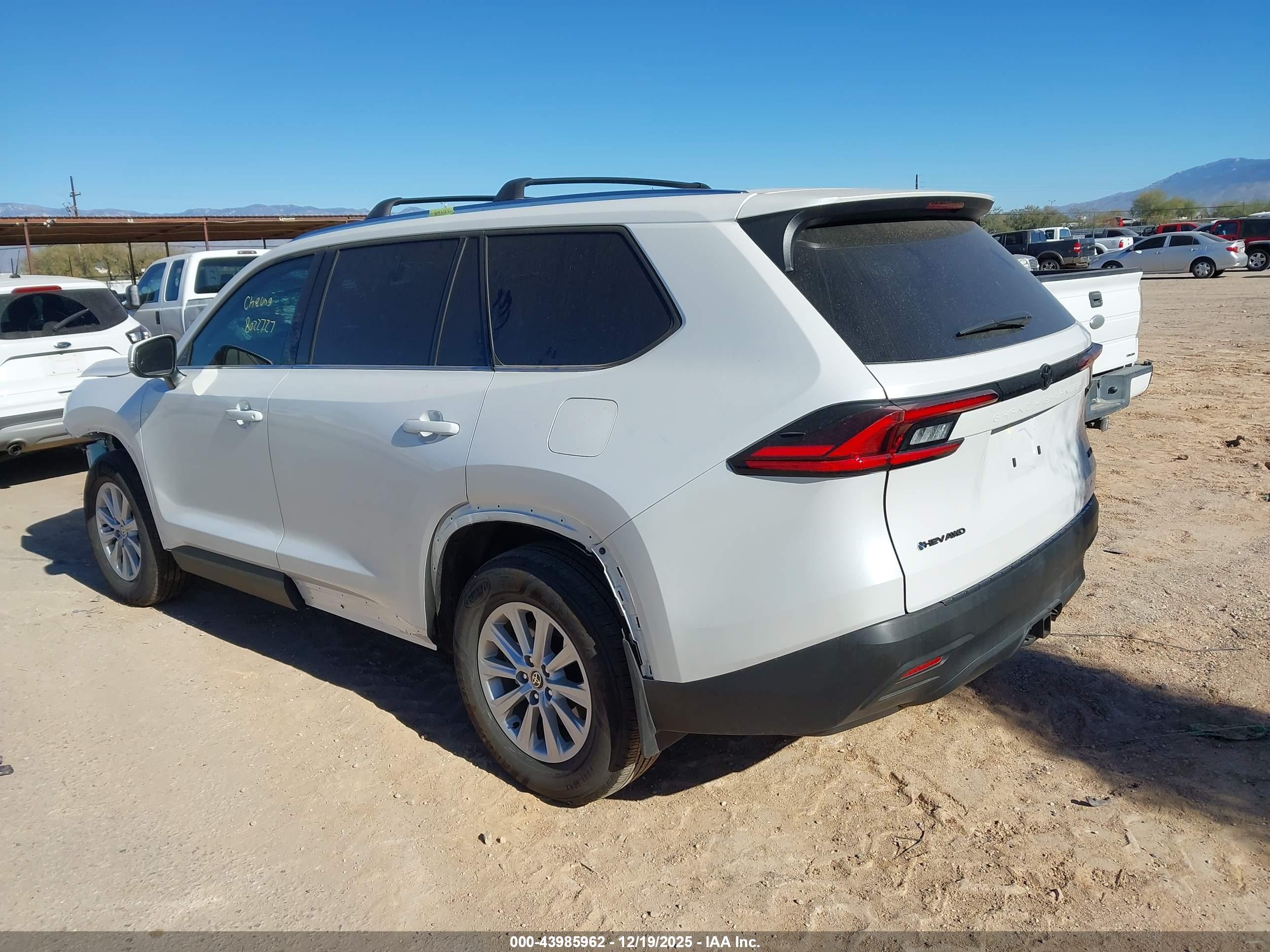 TOYOTA GRAND image 3