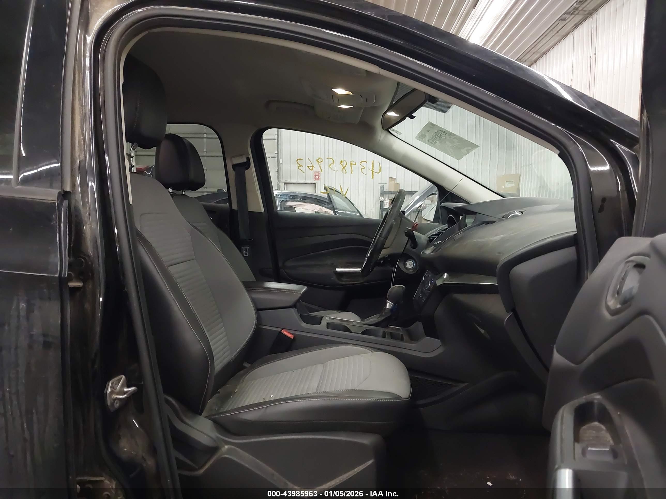 FORD ESCAPE image 5