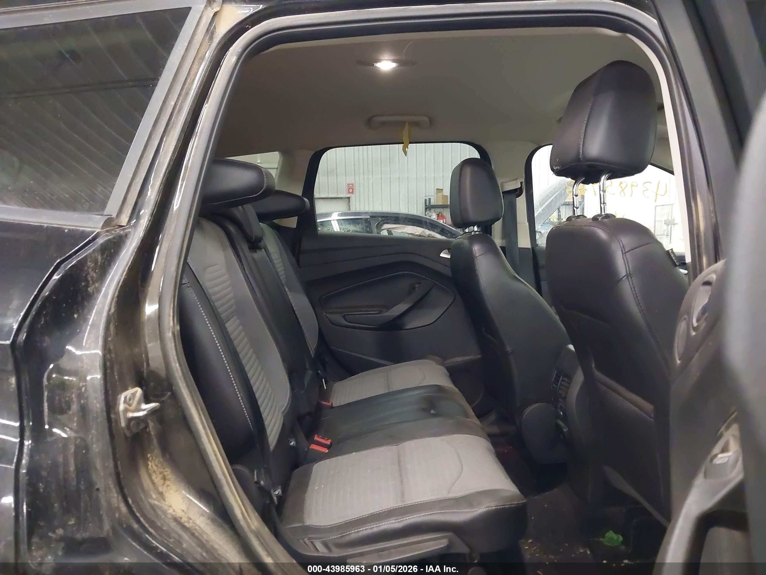 FORD ESCAPE image 8