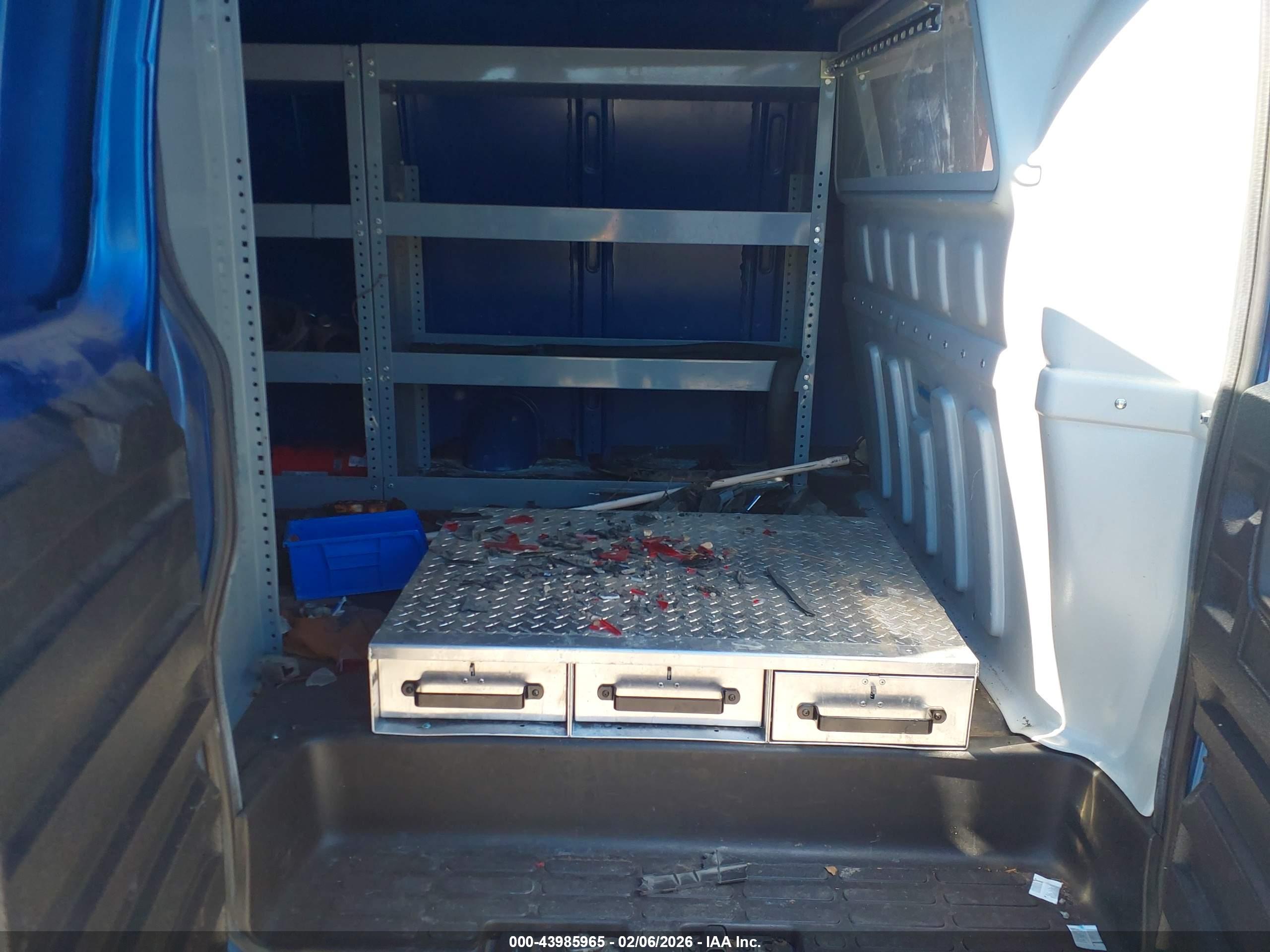 GMC SAVANA image 8