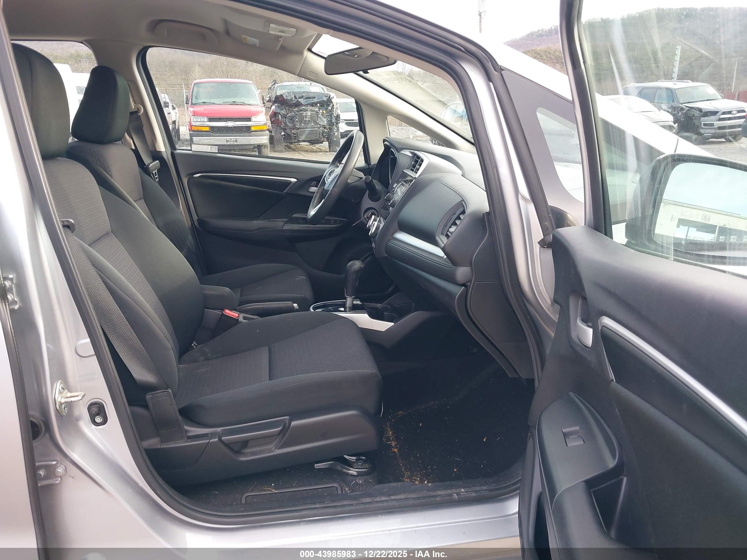 HONDA FIT image 5