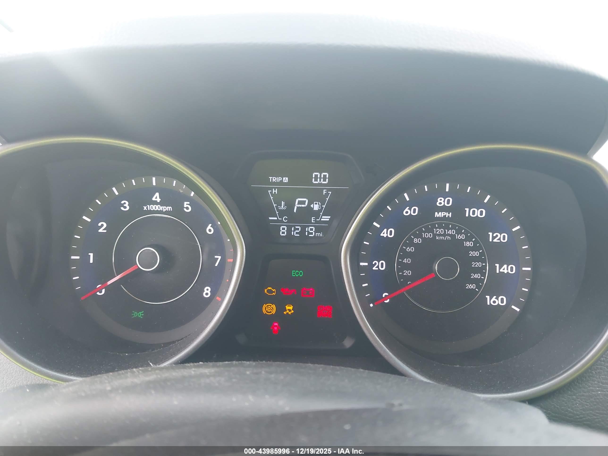 HYUNDAI ELANTRA image 7