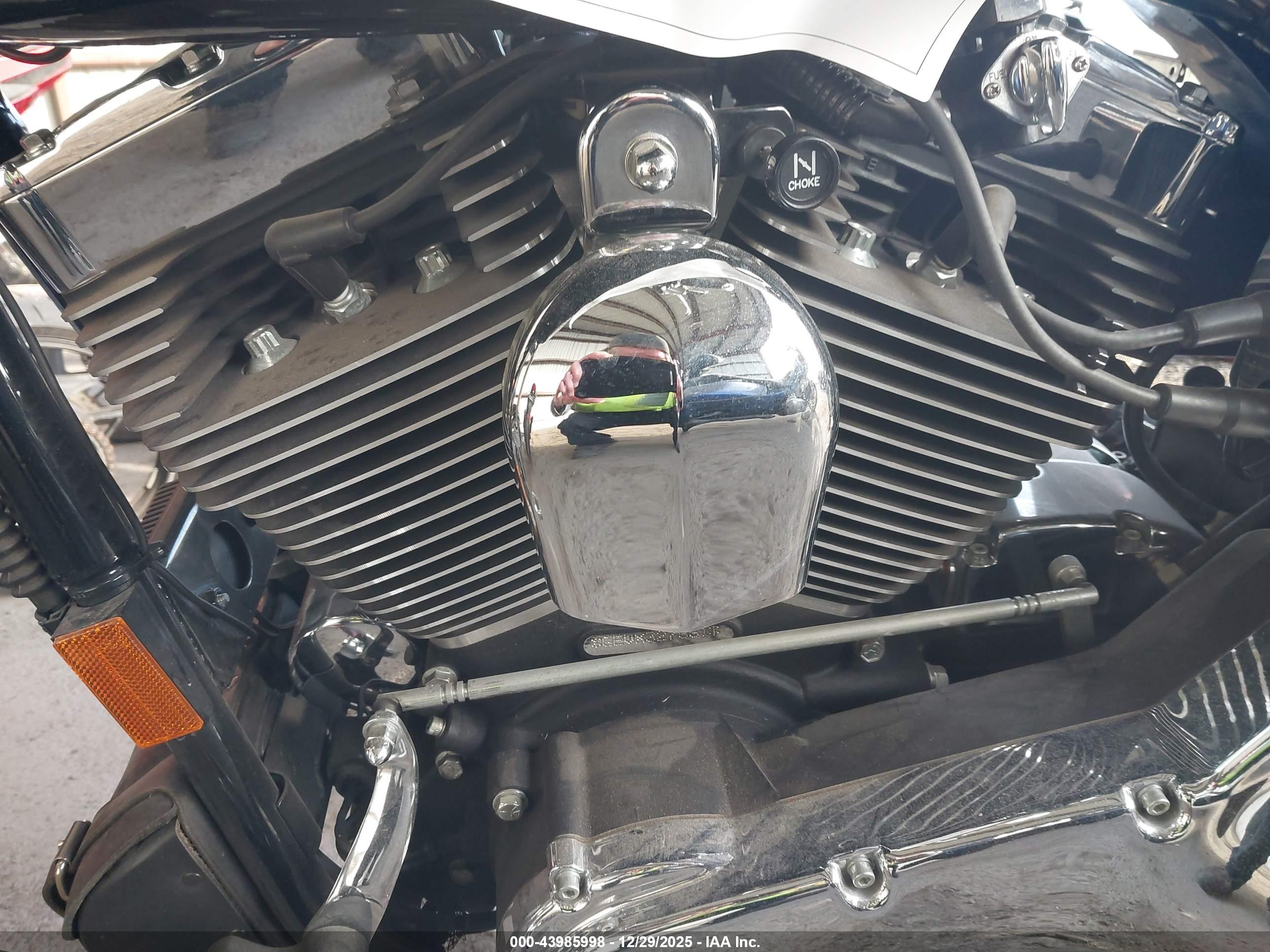 HARLEY-DAVIDSON FXDWG image 9