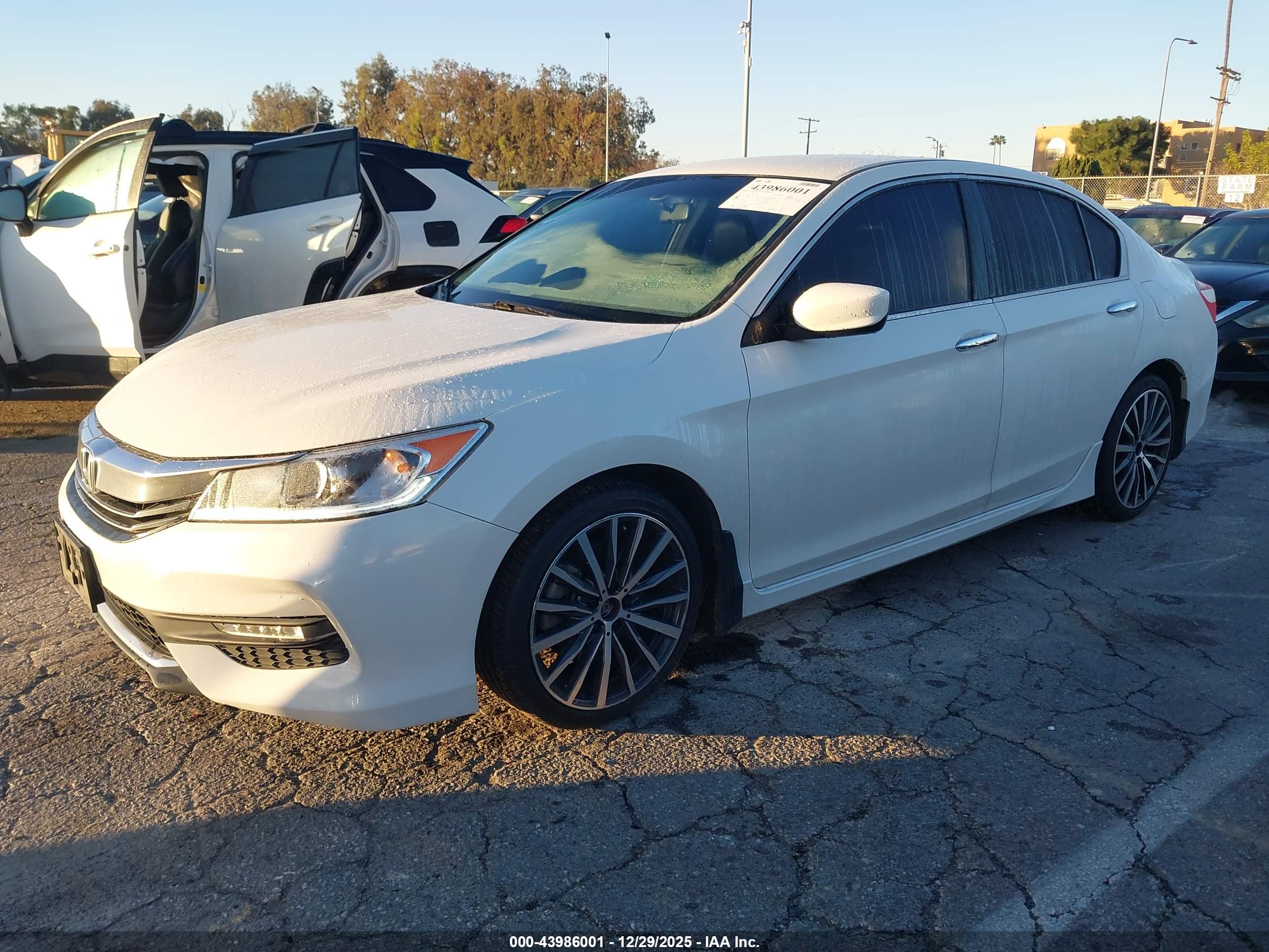 HONDA ACCORD image 2