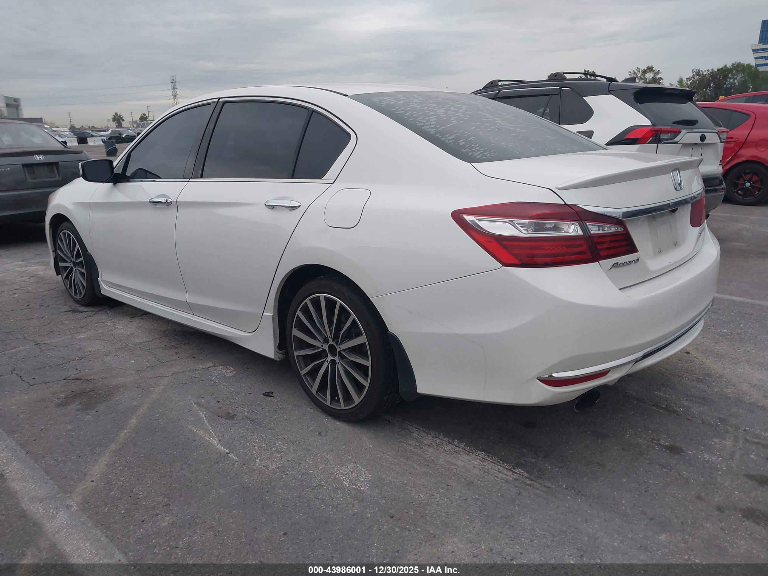 HONDA ACCORD image 3