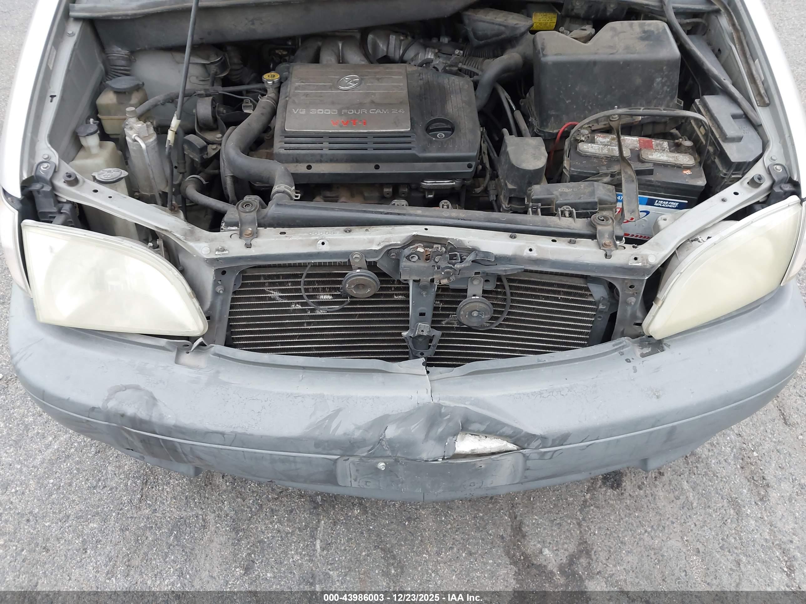 TOYOTA SIENNA image 6