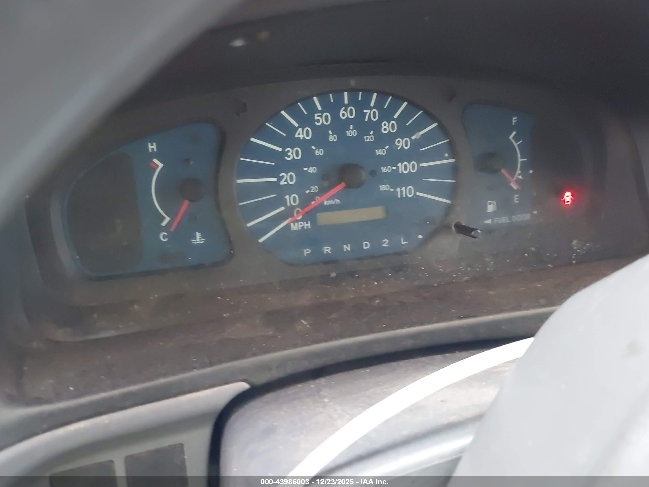 TOYOTA SIENNA image 7