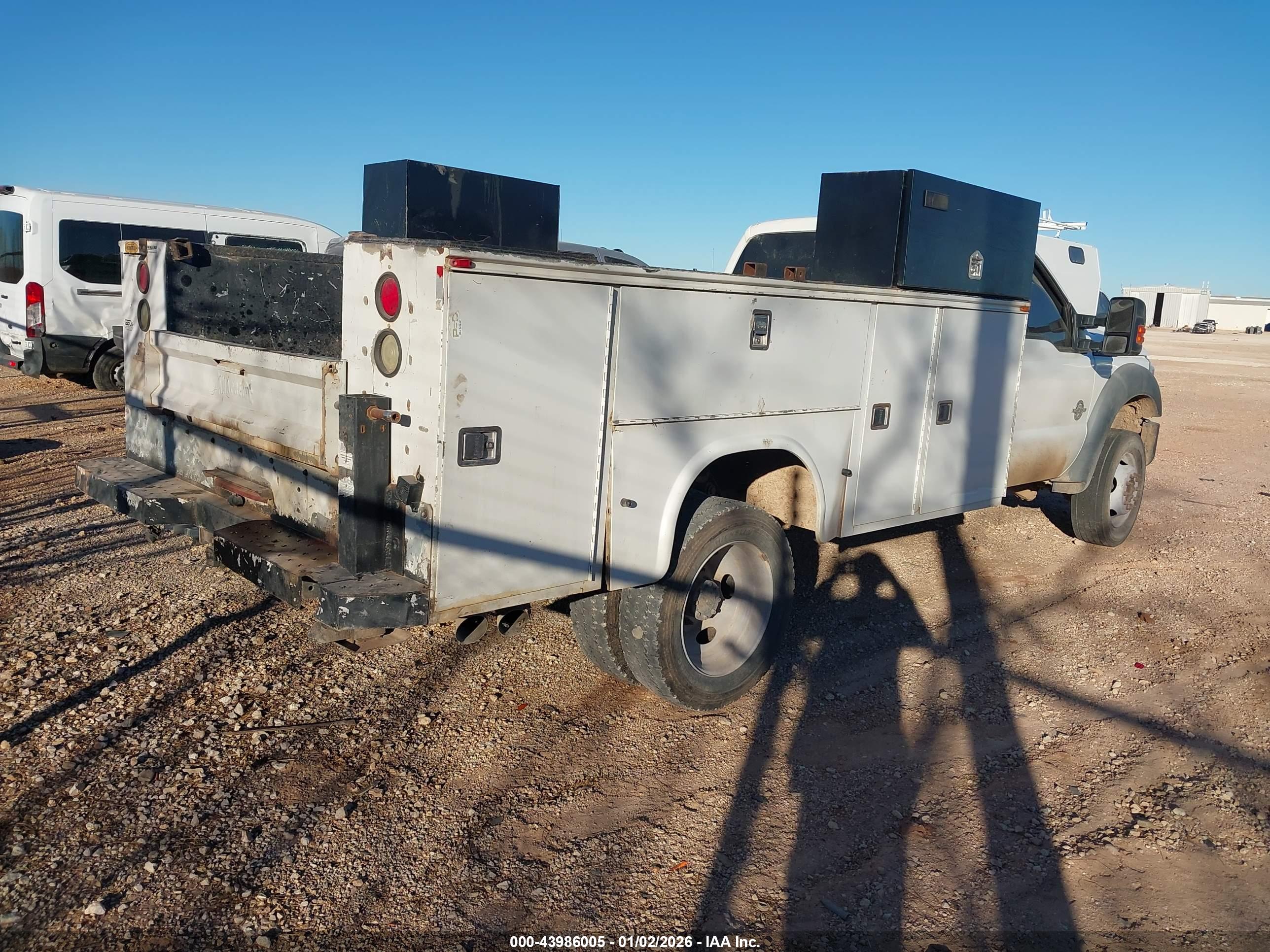 FORD F-550 image 4