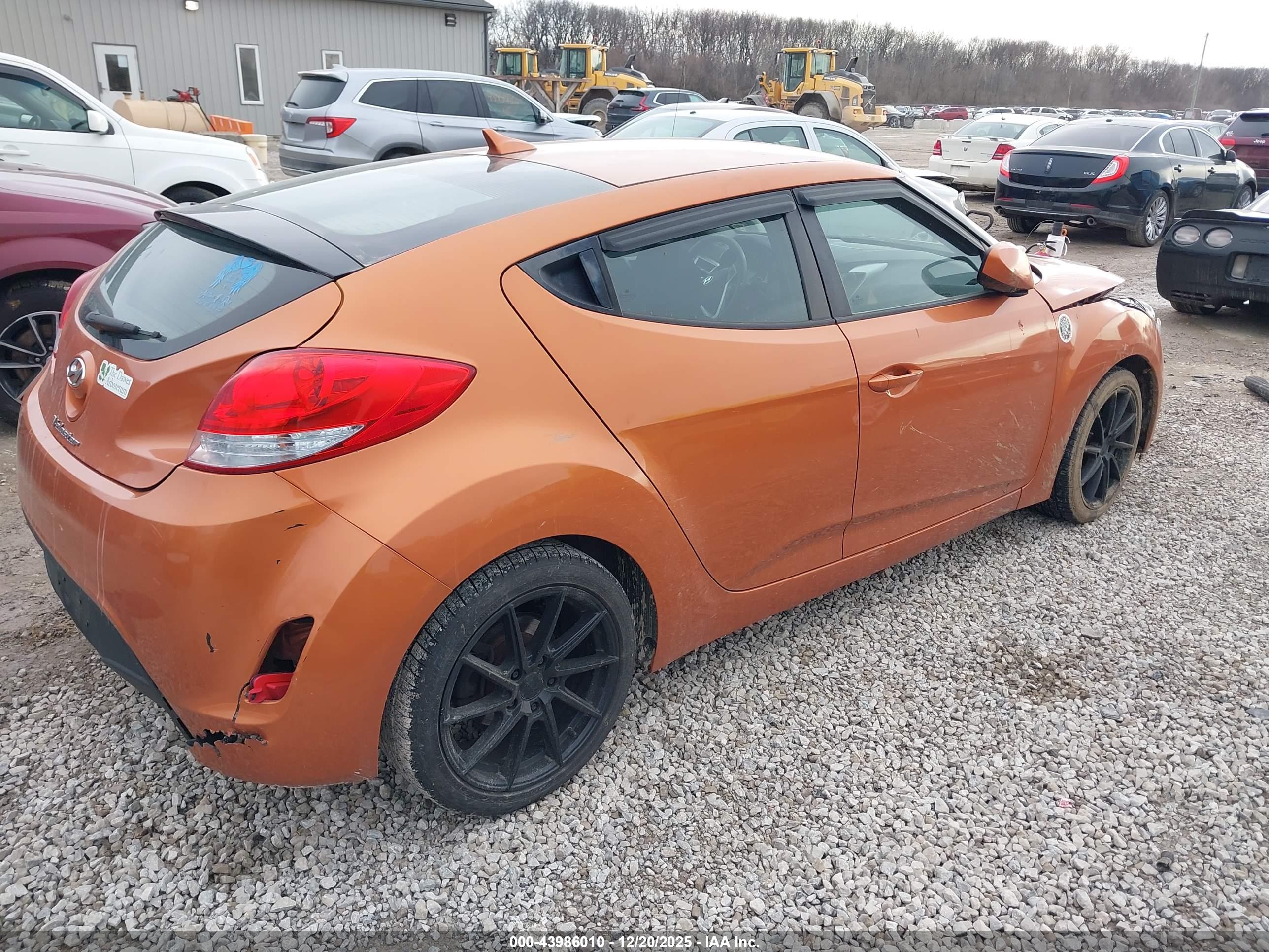 HYUNDAI VELOSTER image 4
