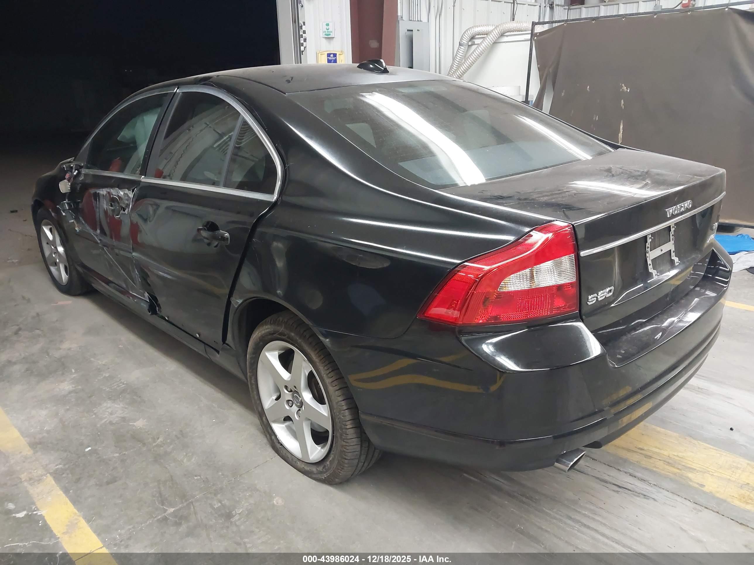 VOLVO S80 image 3