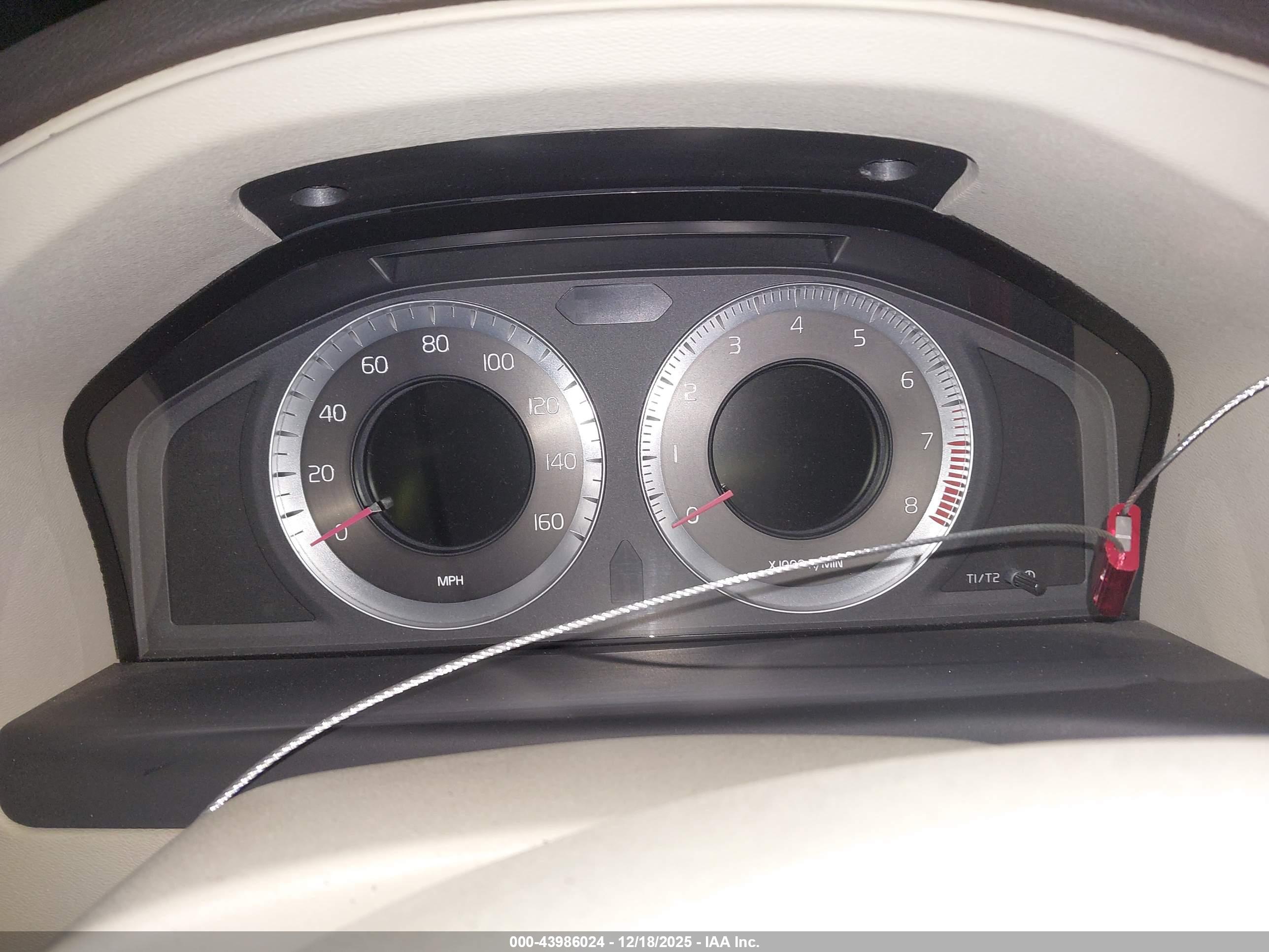 VOLVO S80 image 7