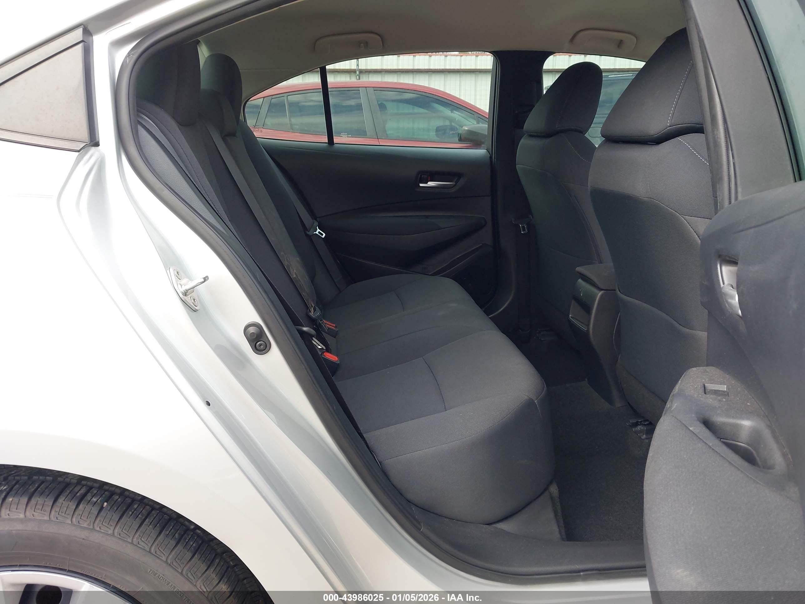 TOYOTA COROLLA image 8