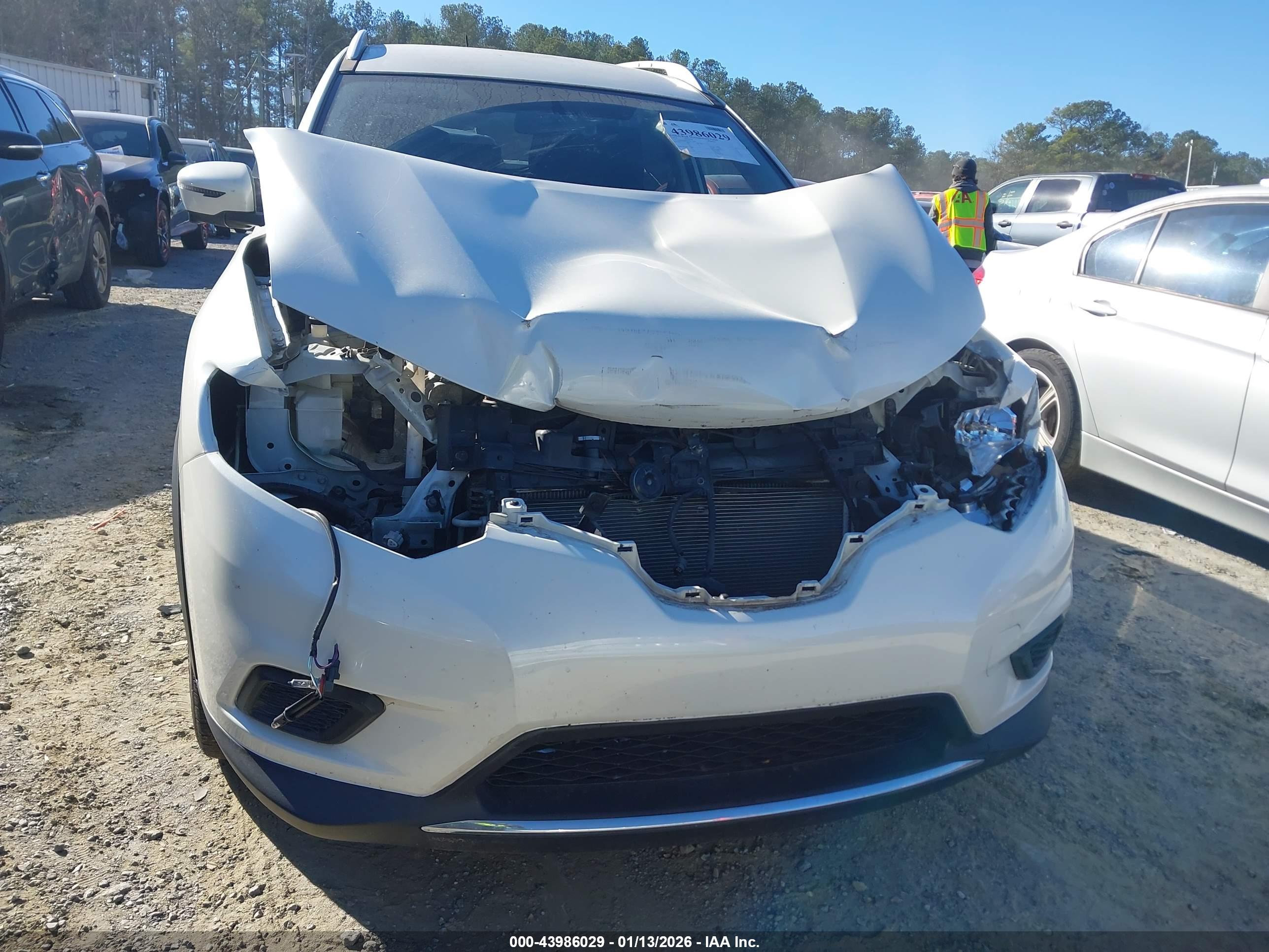 NISSAN ROGUE image 6