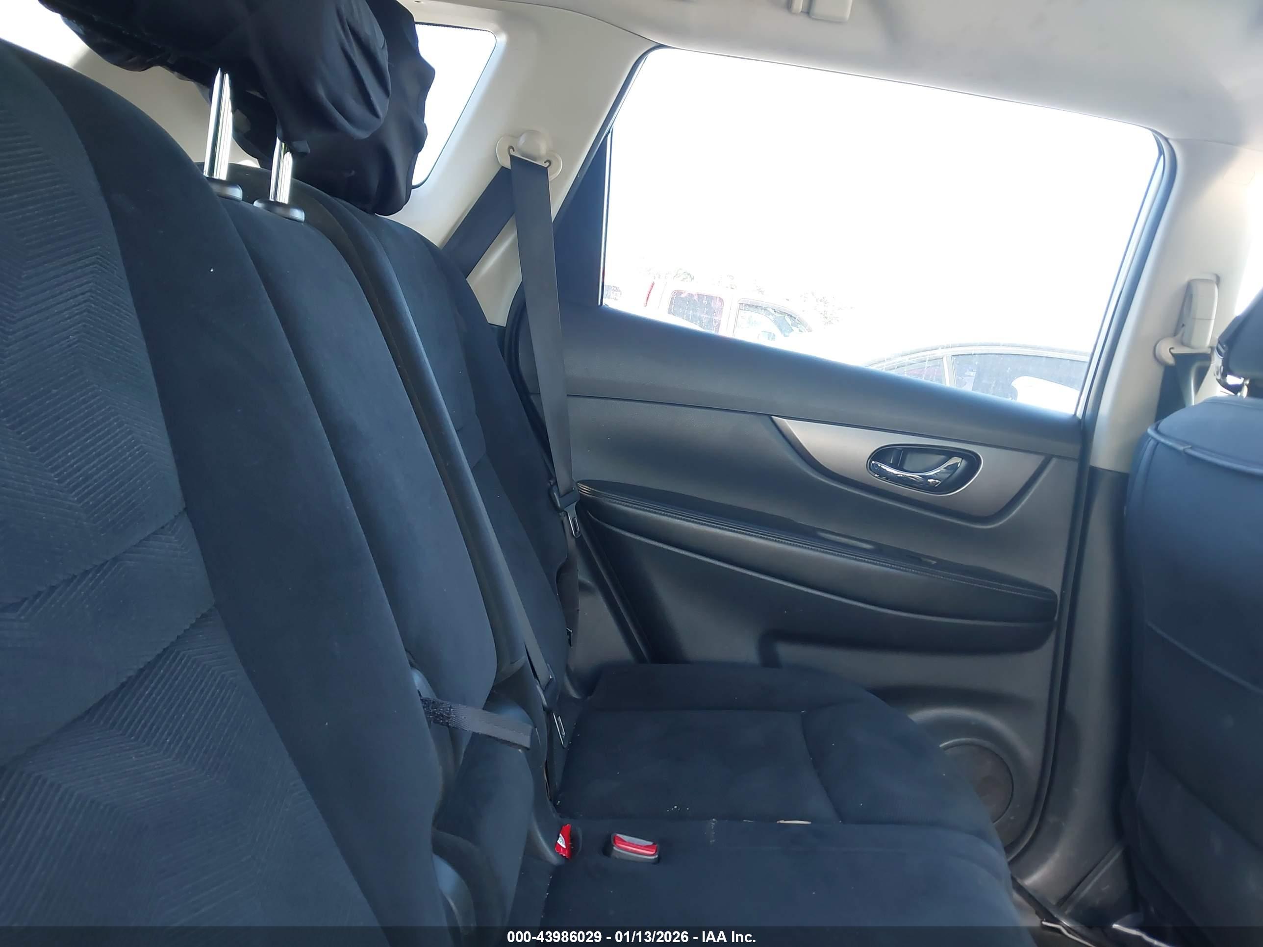 NISSAN ROGUE image 8