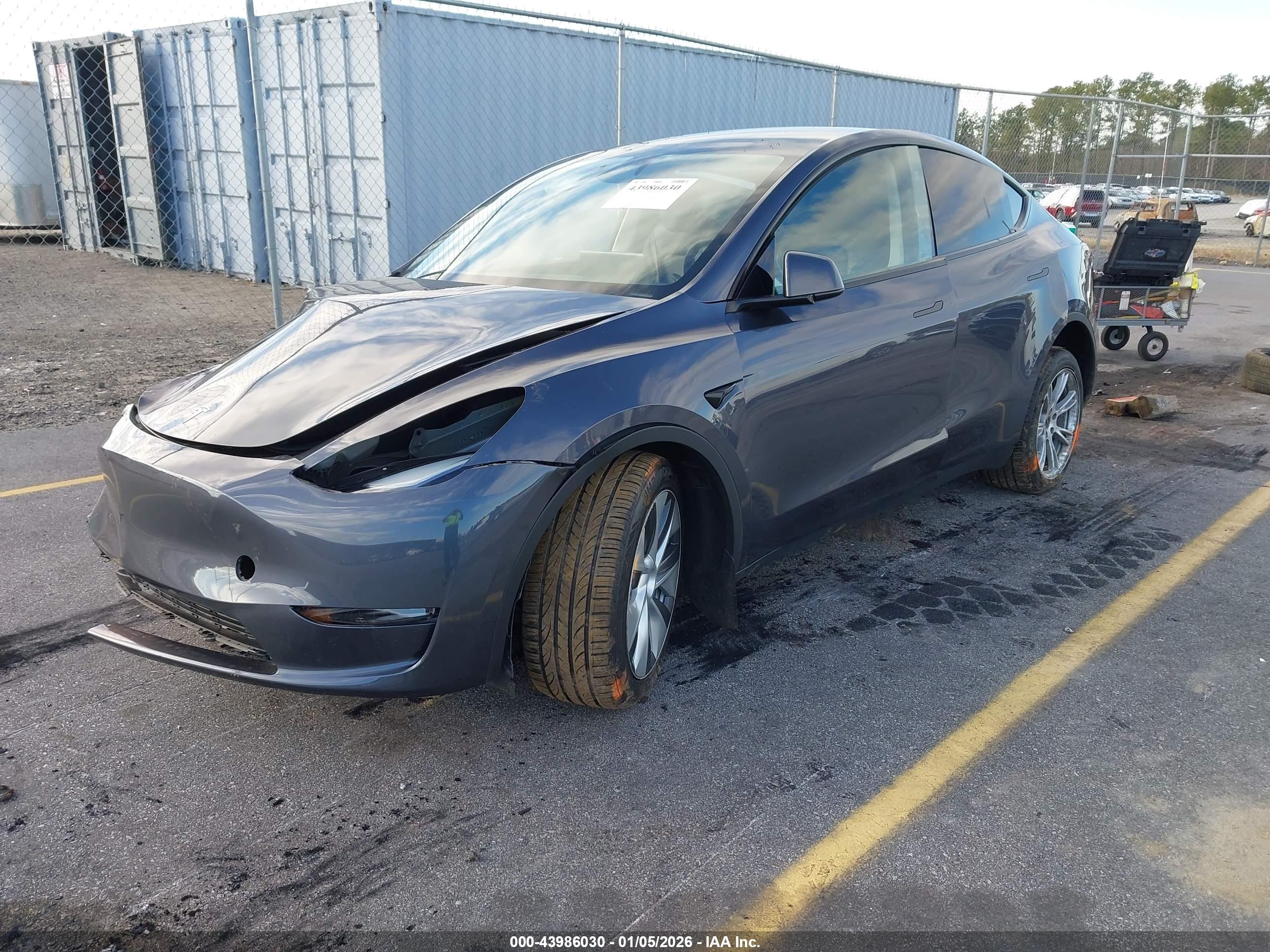 TESLA MODEL image 2