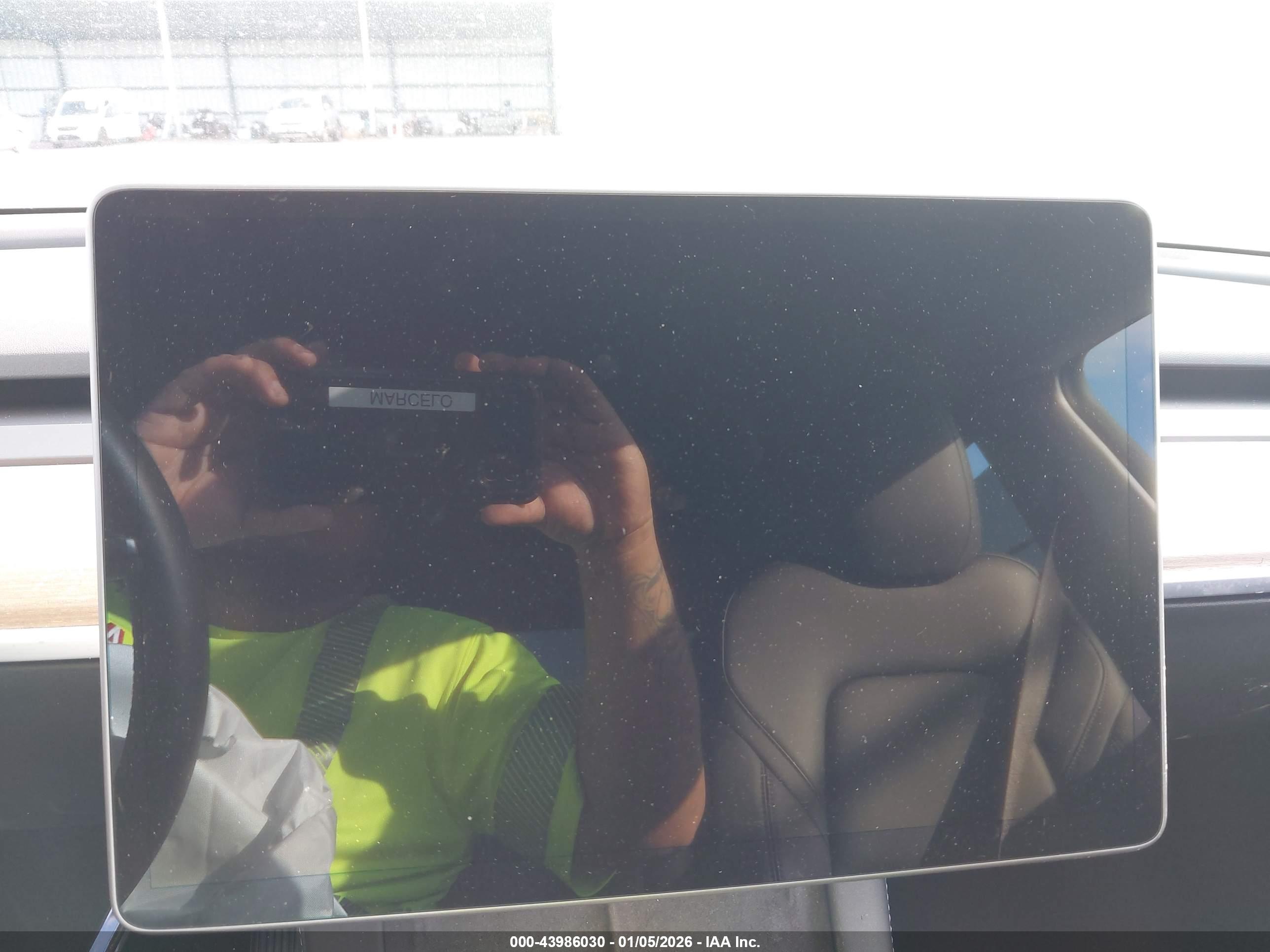 TESLA MODEL image 7