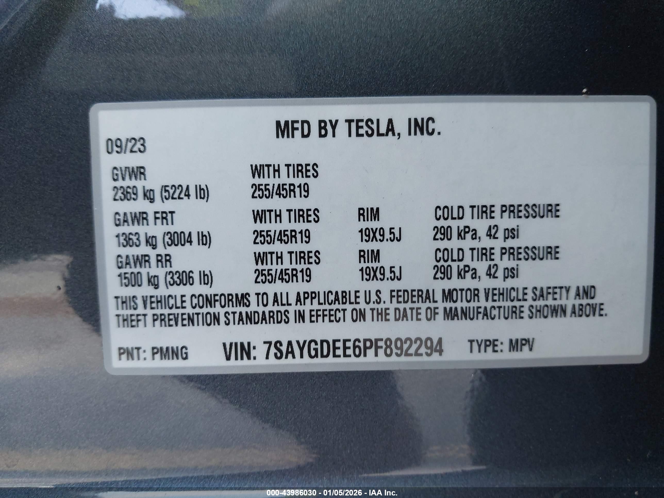 TESLA MODEL image 9