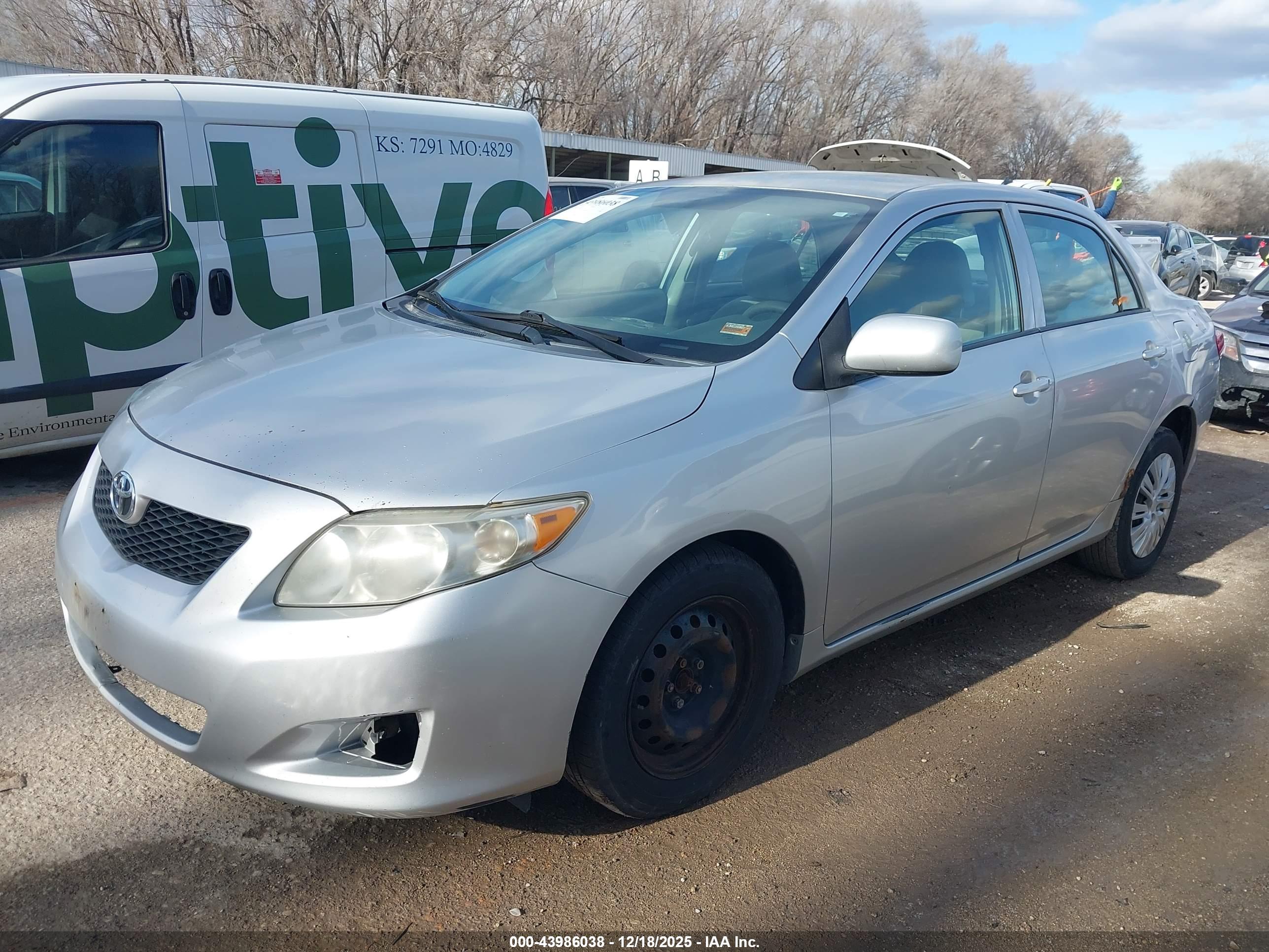 TOYOTA COROLLA image 2