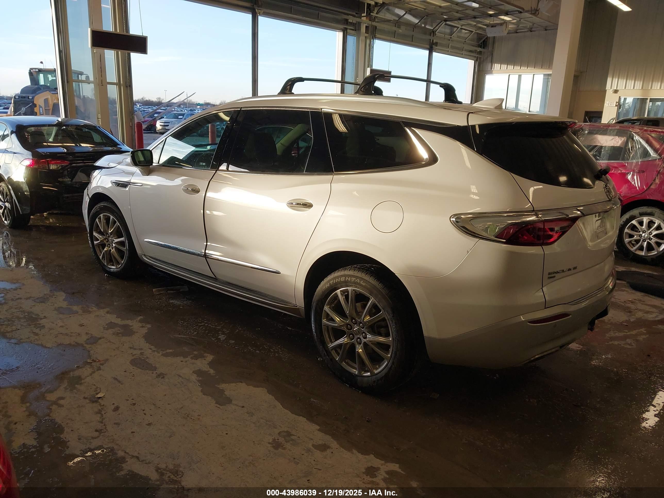 BUICK ENCLAVE image 3