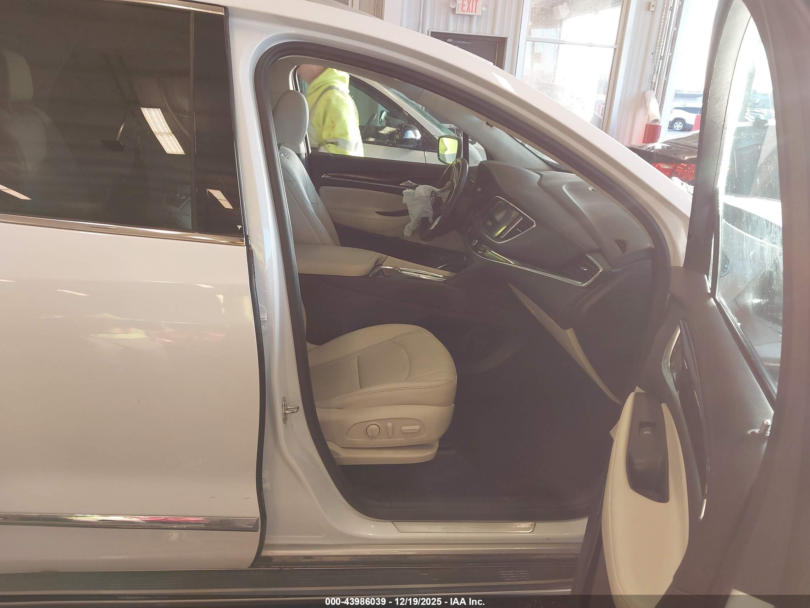 BUICK ENCLAVE image 5