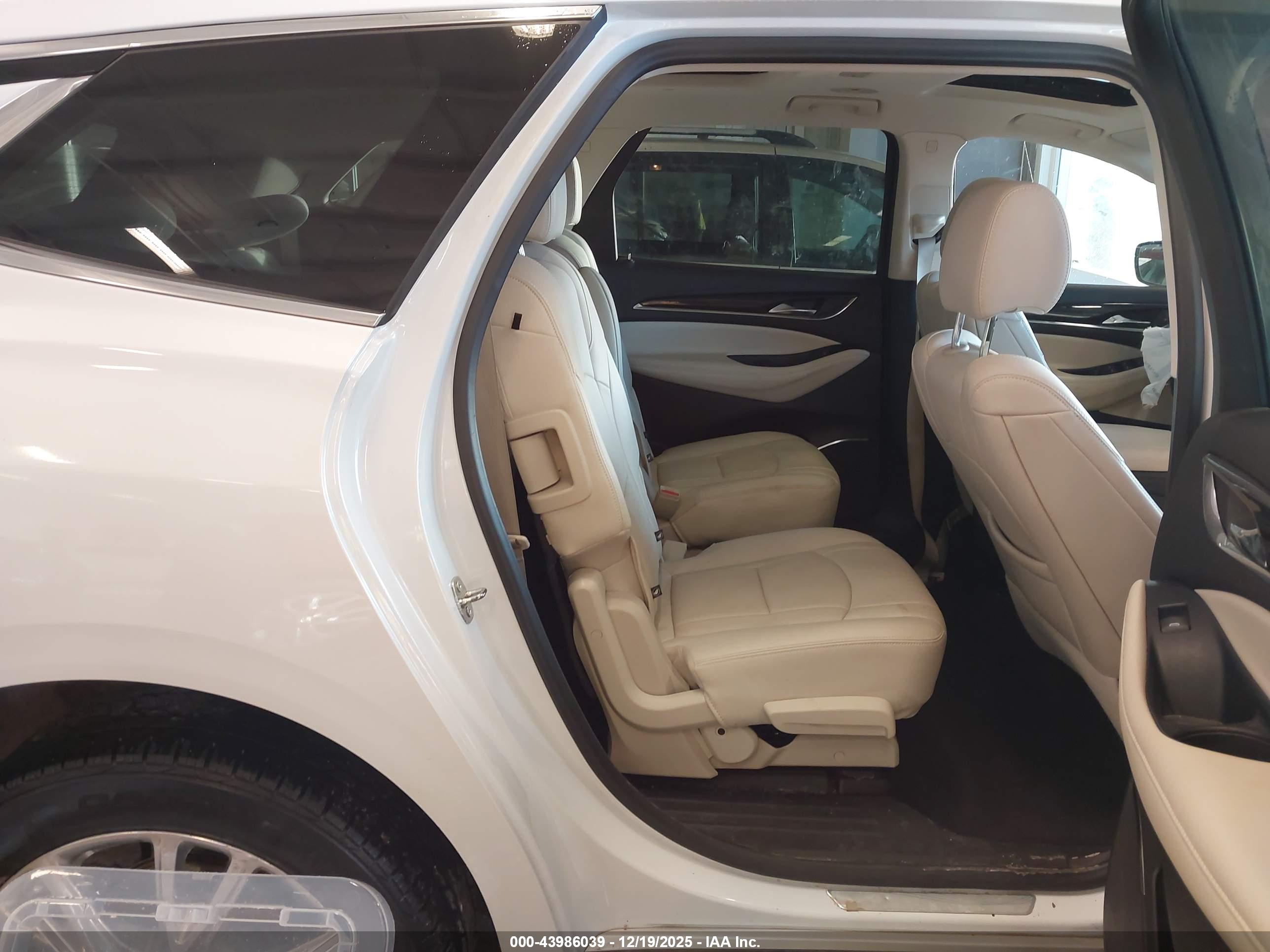 BUICK ENCLAVE image 8