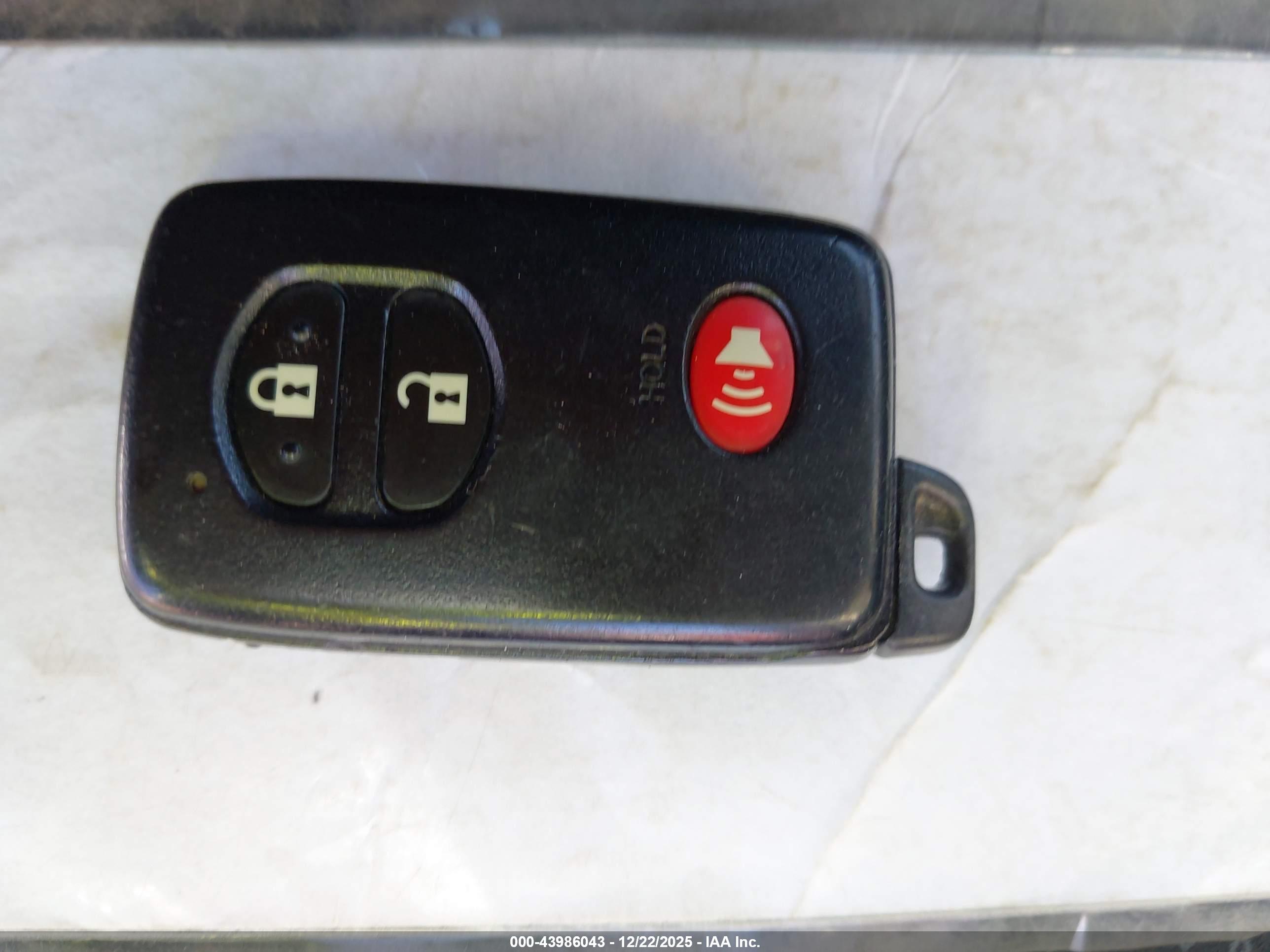 TOYOTA PRIUS image 11